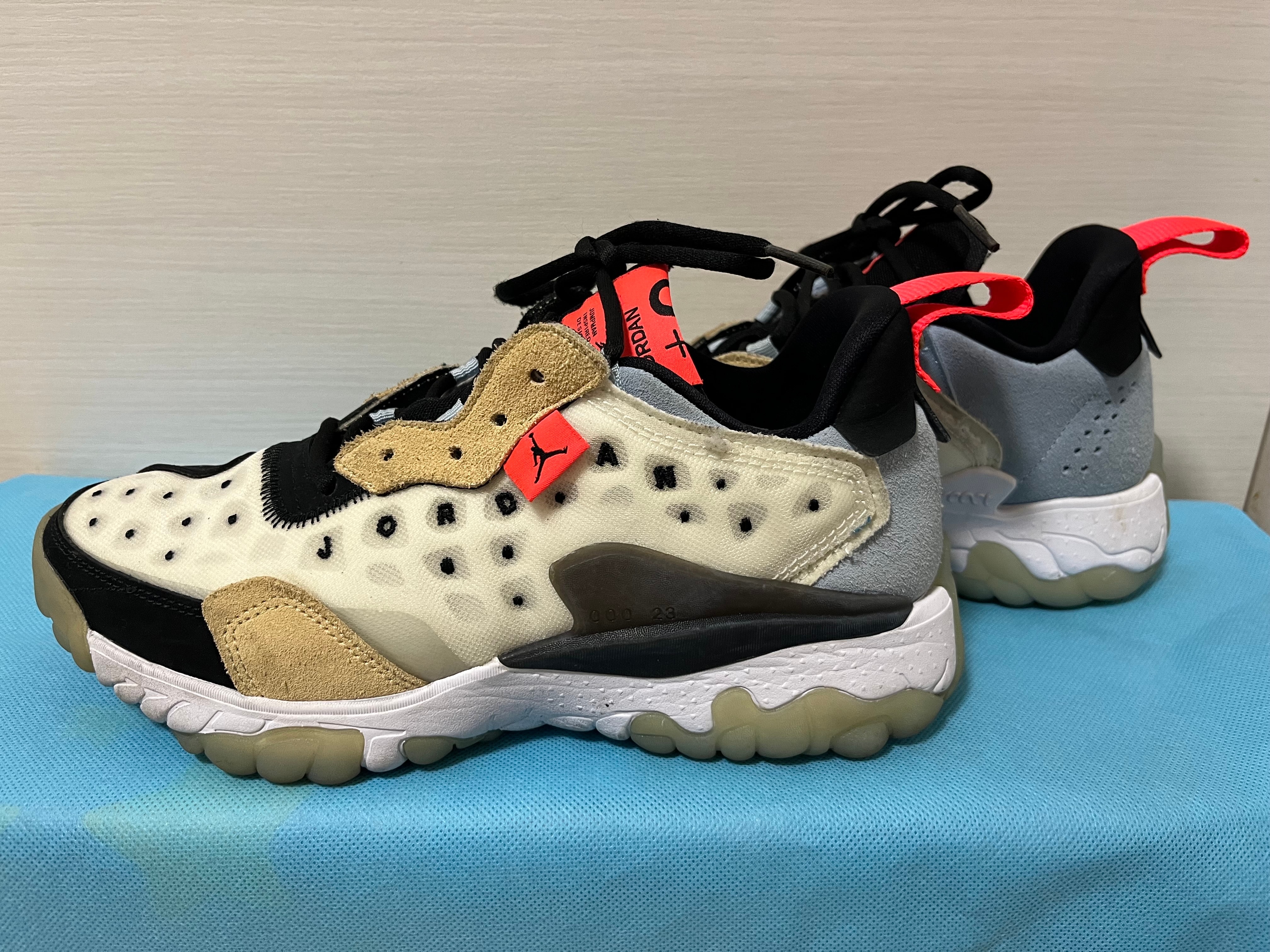 ナイキ ウィメンズ ジョーダン デルタ 2 "サーモ ホワイト"