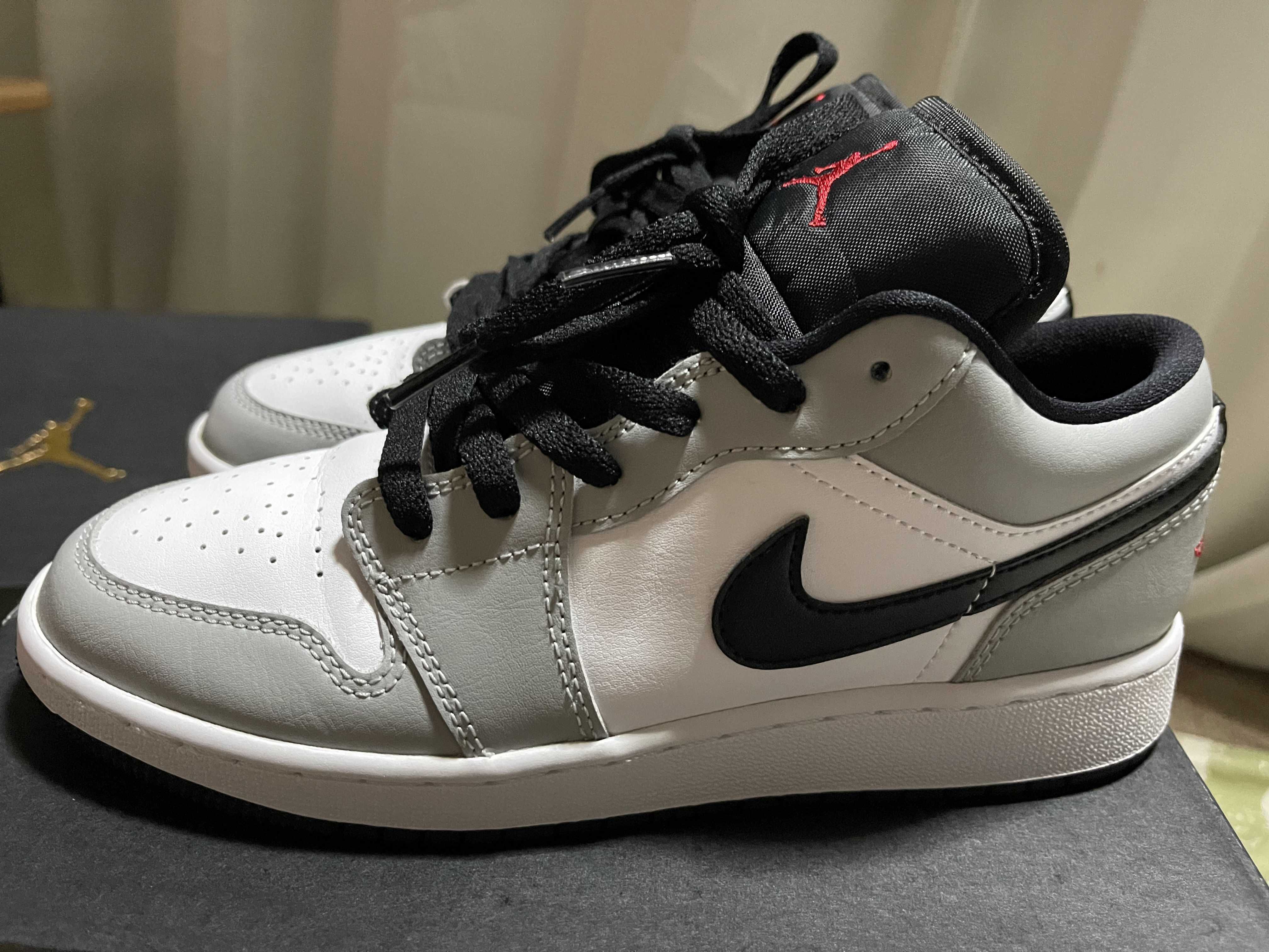 Nike GS Air Jordan 1 Low "Light Smoke Grey"