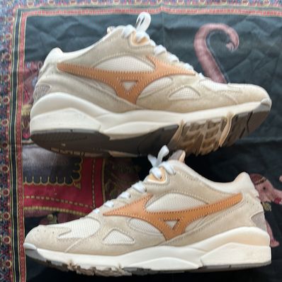 IL BISONTE × Mizuno Sky Medal "Beige"