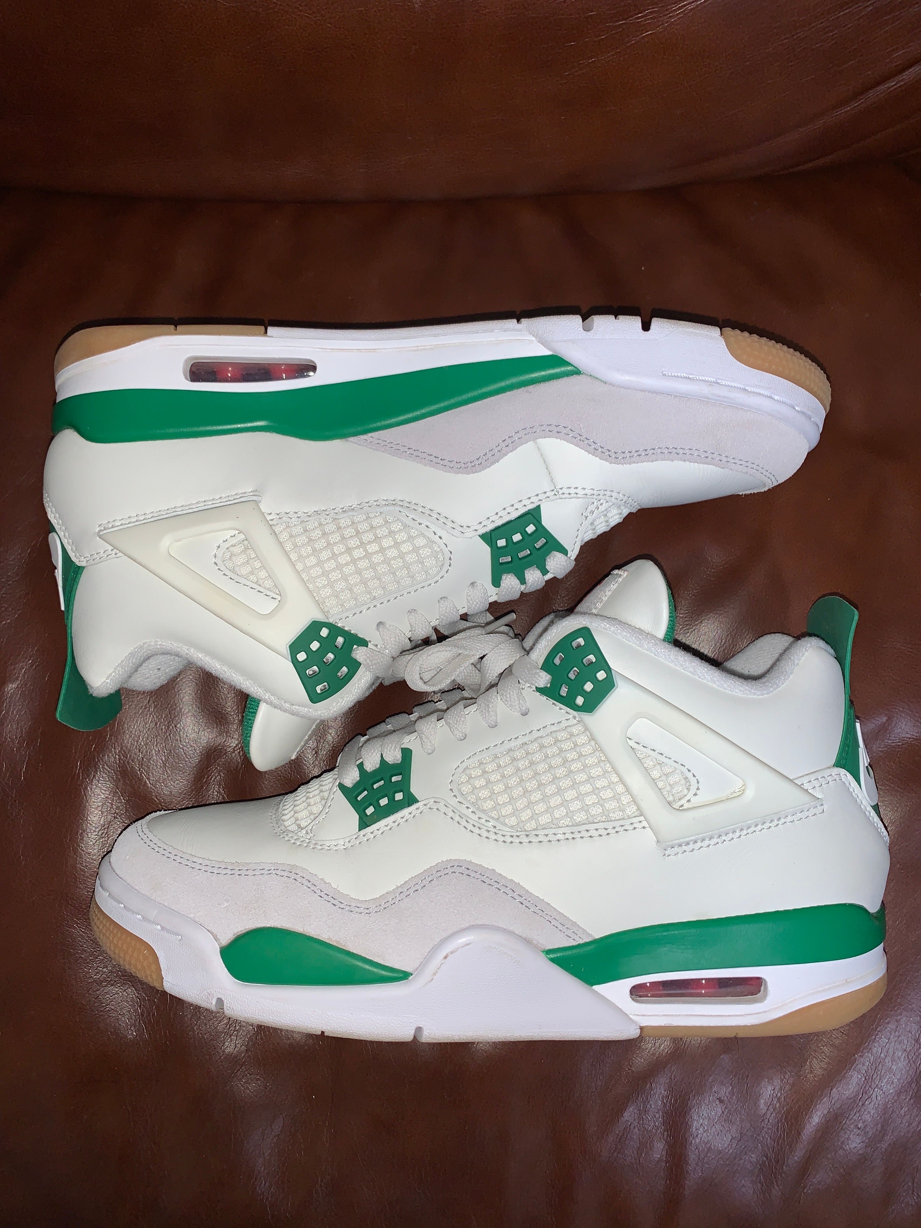 Nike SB × Air Jordan 4 Retro SP "Pine Green"