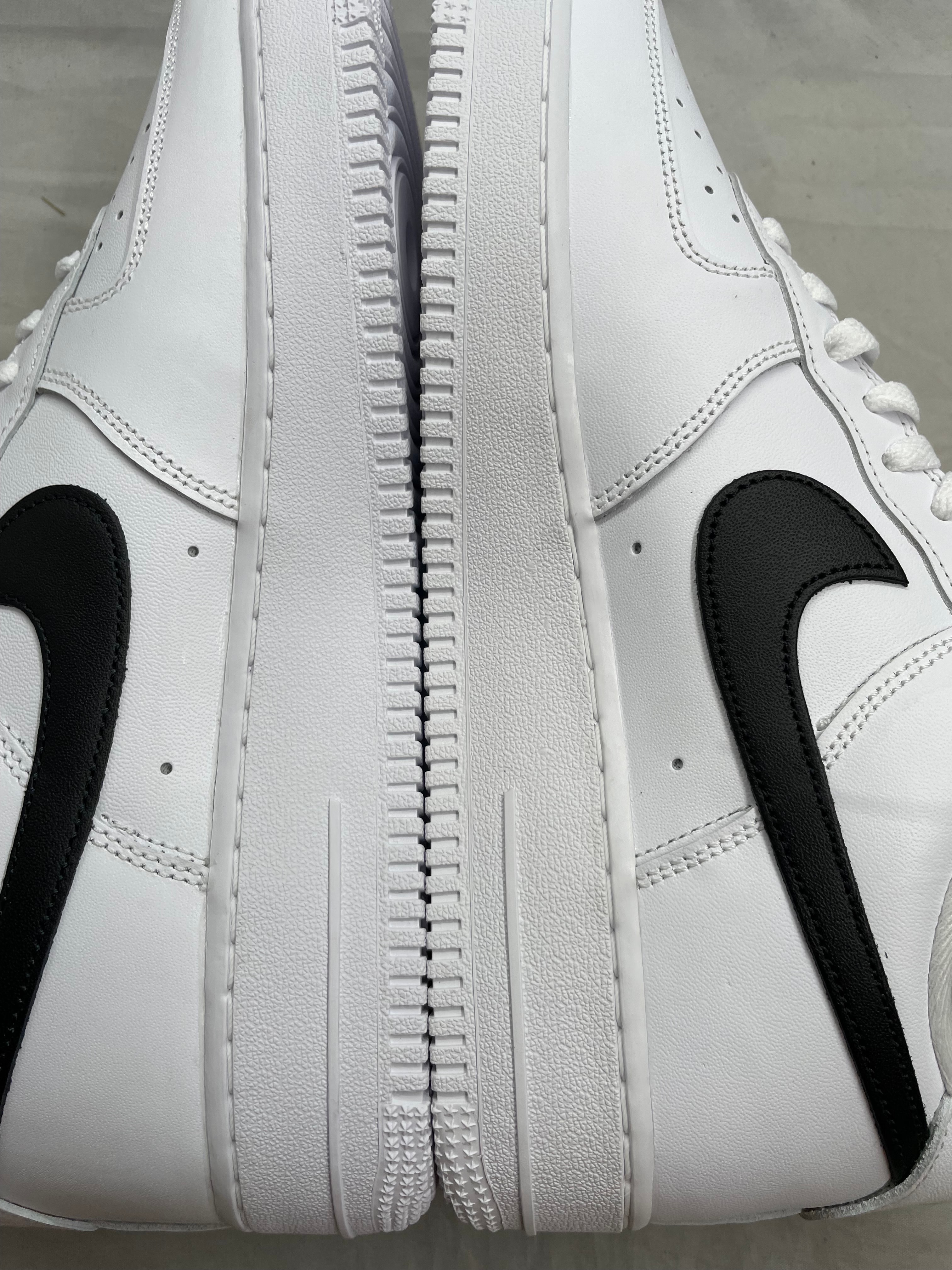 Supreme × Nike Air Force 1 Low "White/Black"