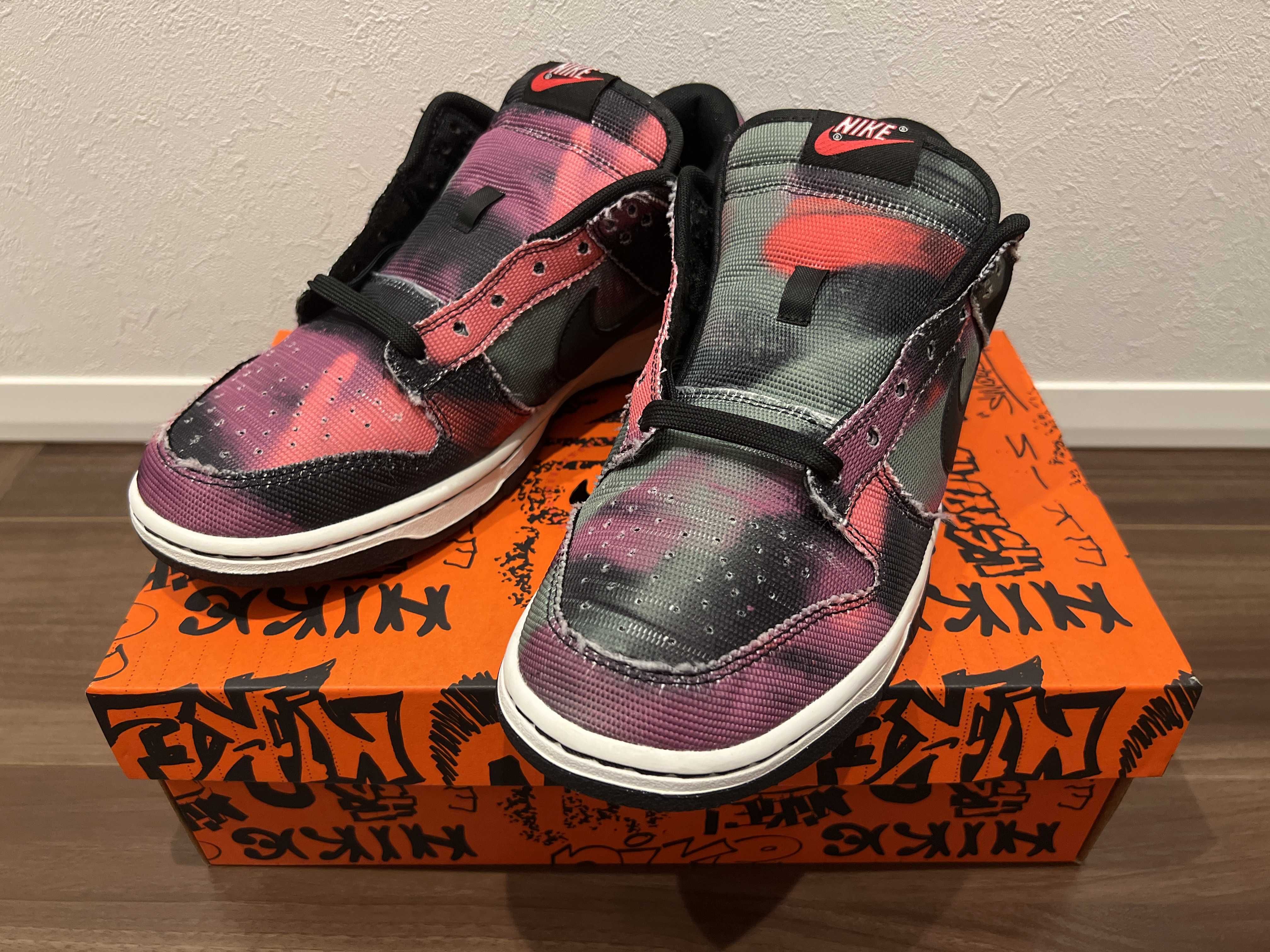 Nike Dunk Low Graffiti "Pink/Black"