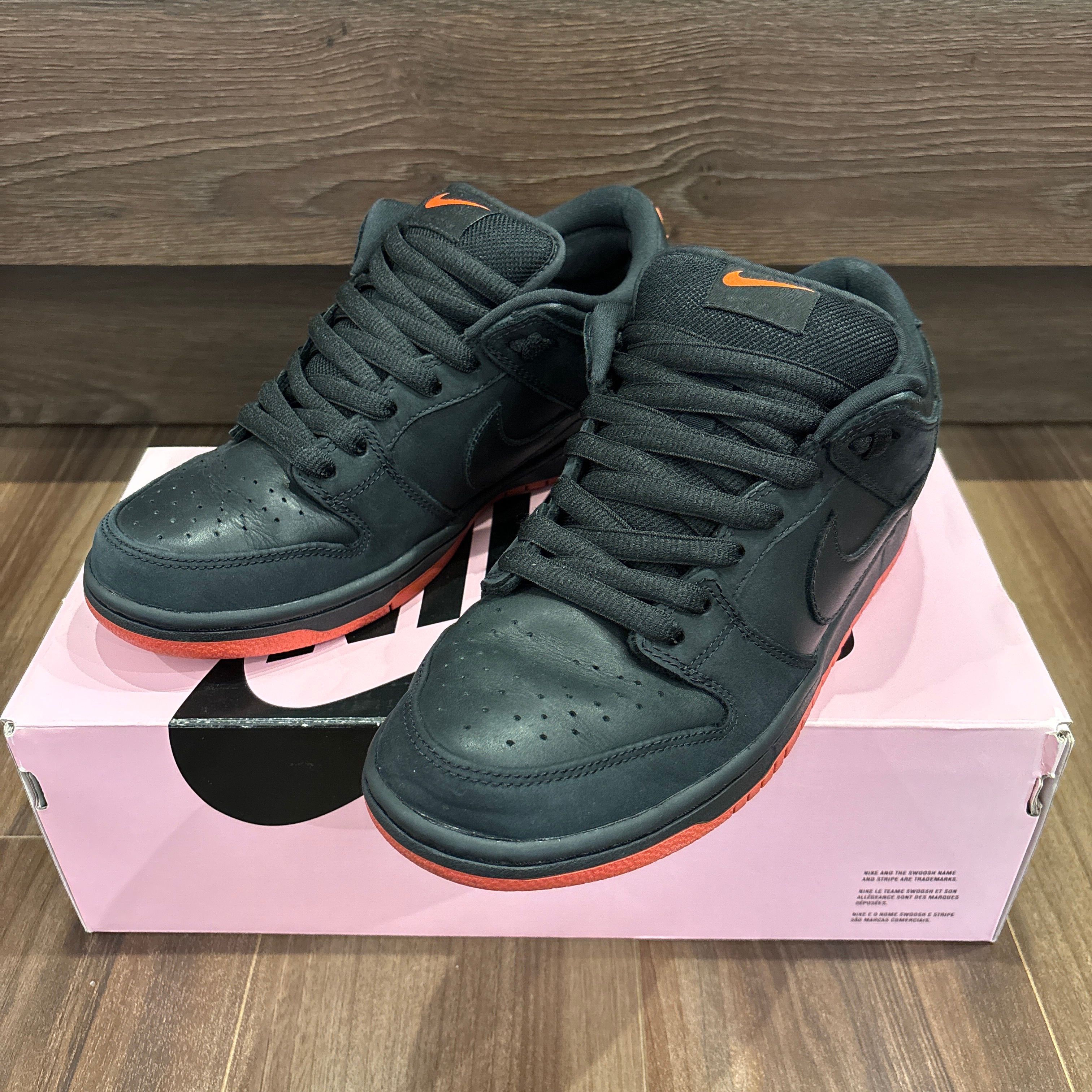 Nike SB Dunk Low TRD QS "Black Pigeon"