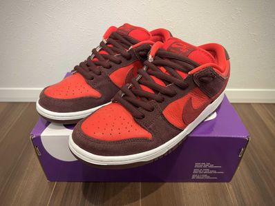 Nike SB Dunk Low "Cherry"