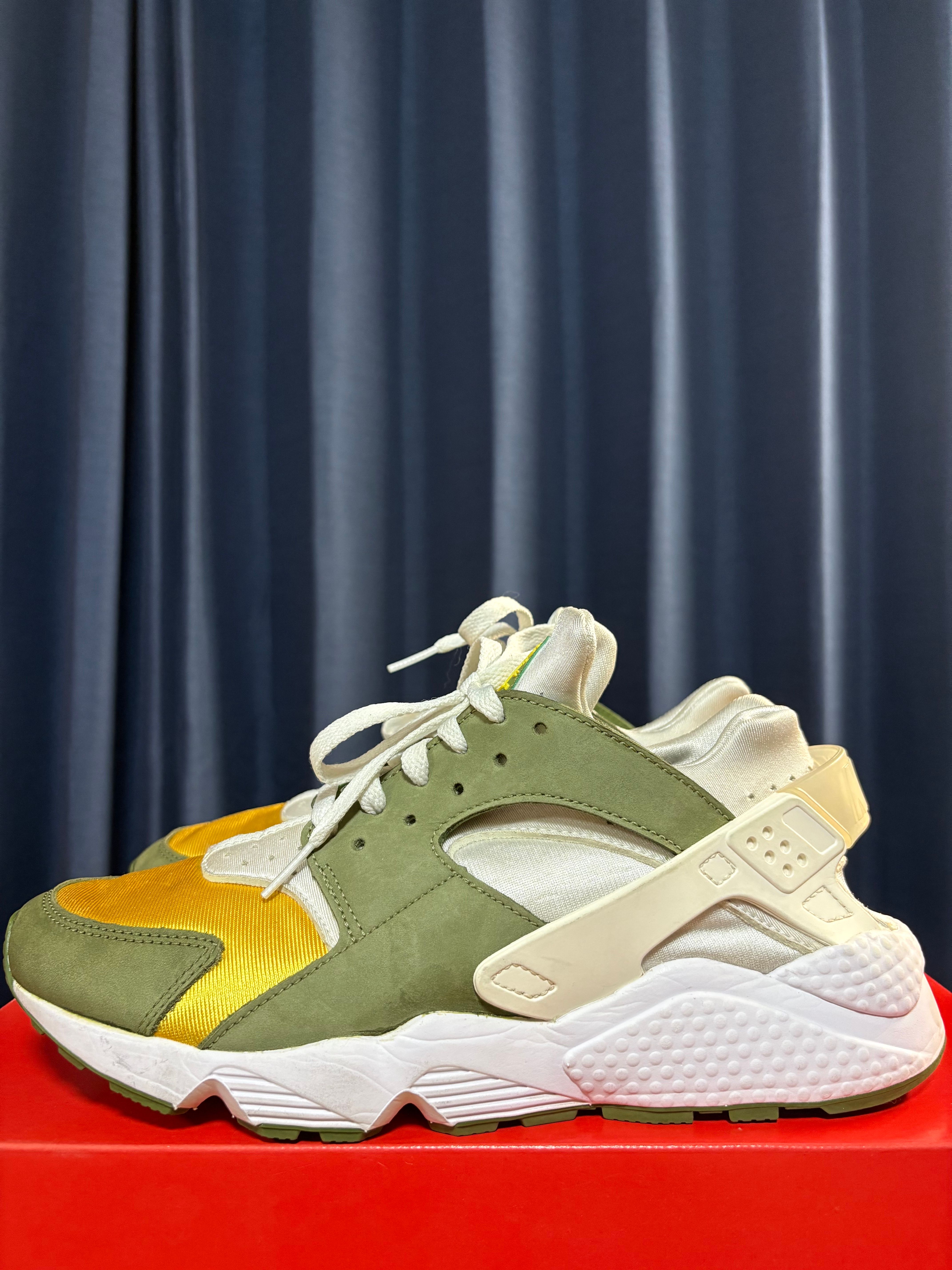 Stussy × Nike Air Huarache "Dark Olive"