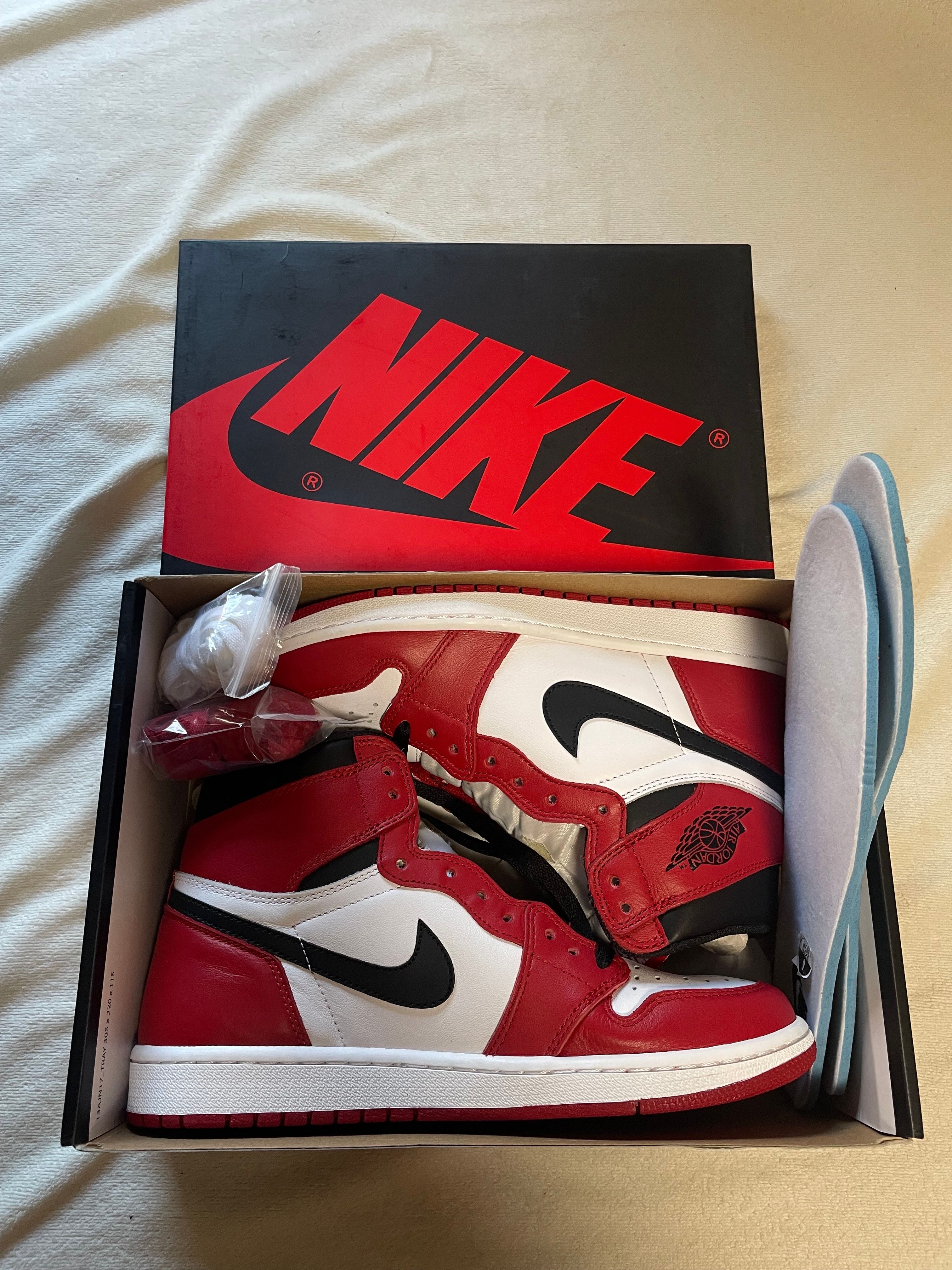 Nike Air Jordan 1 Retro High "Chicago" (2015)