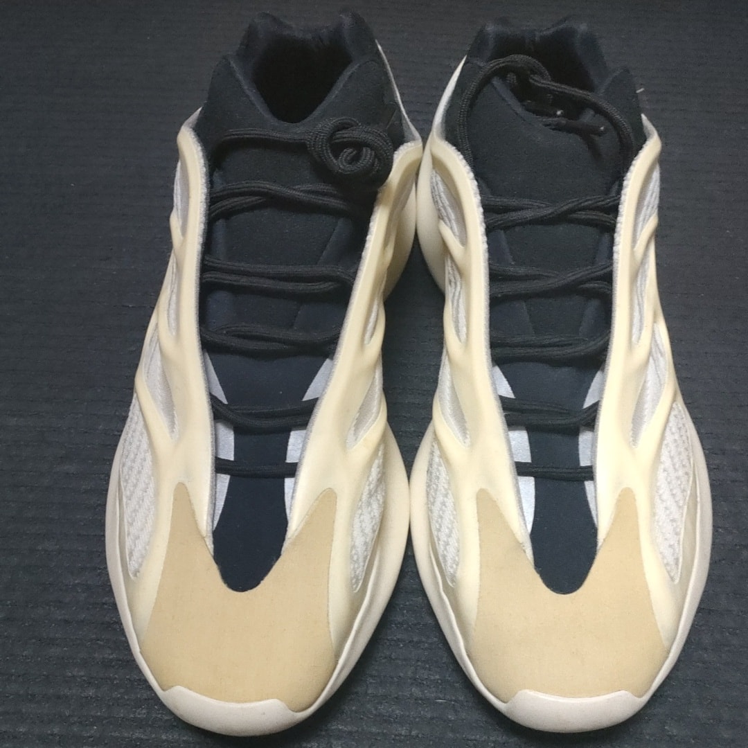 adidas YEEZY 700V3 "Azael"