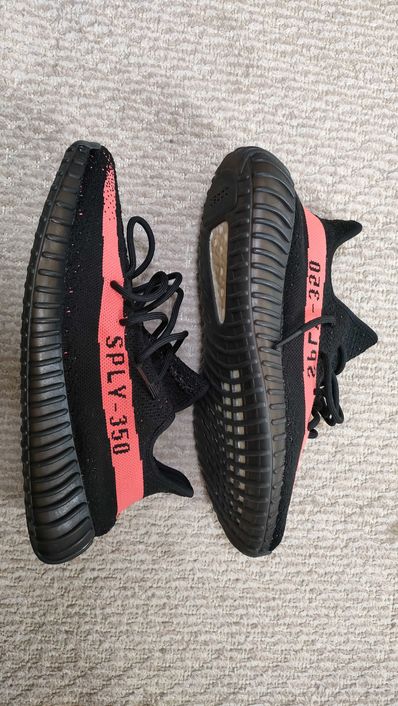 adidas YEEZY Boost 350 V2 "Core Black/Red"
