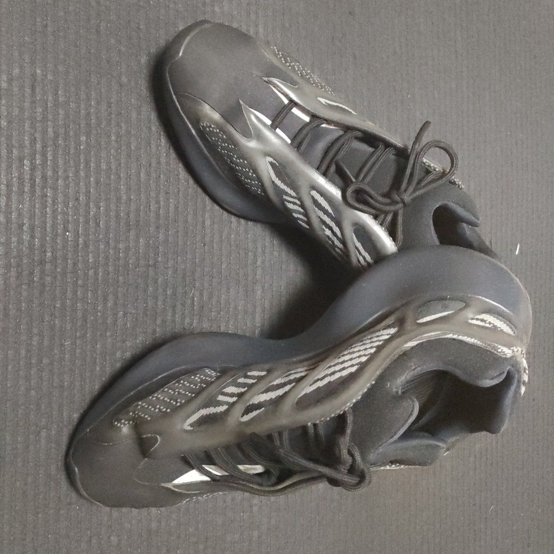 adidas YEEZY 700V3 "Alvah"