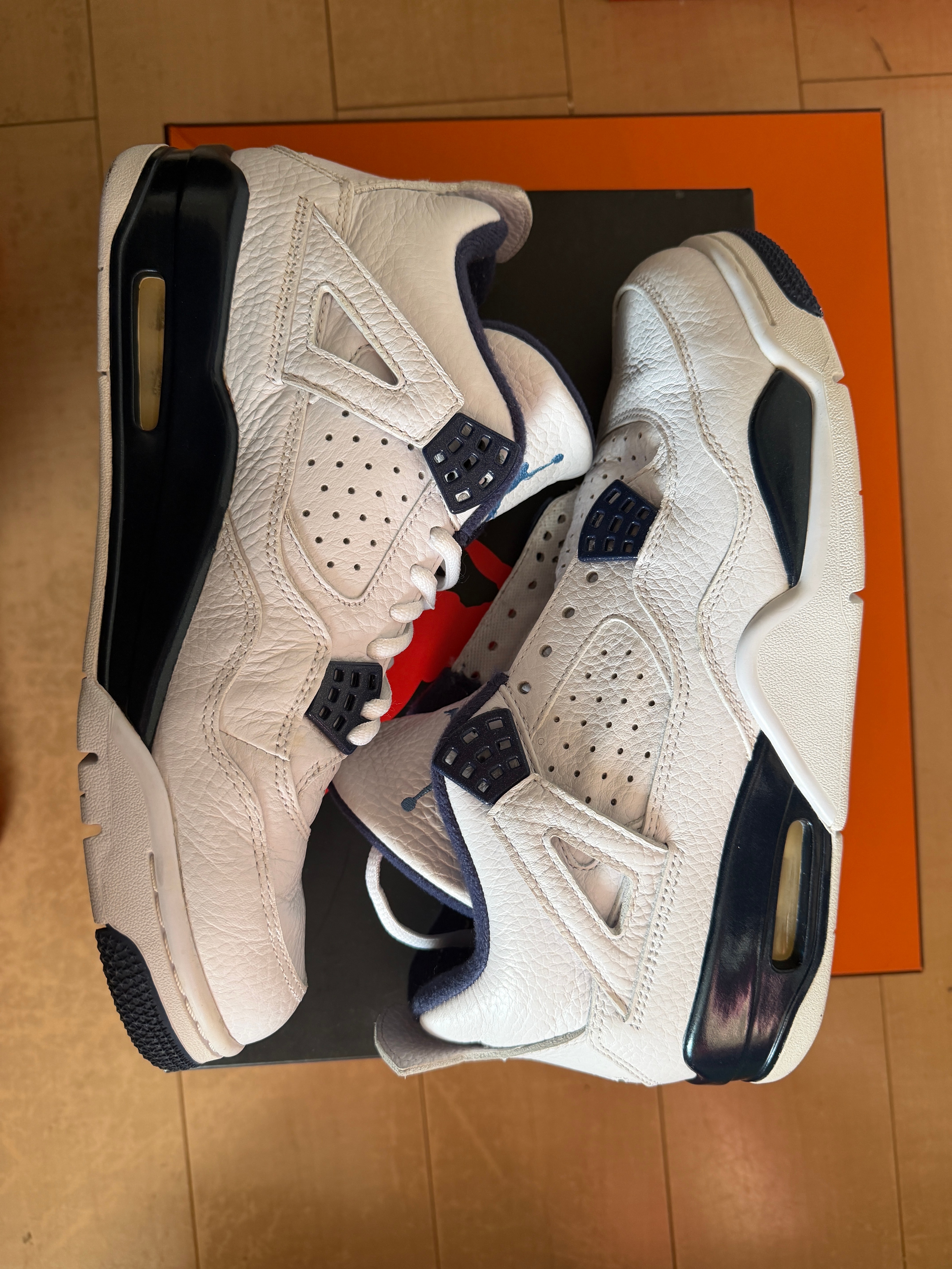 ナイキ エアジョーダン4 レトロ 