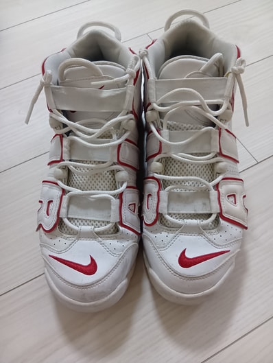NIKE AIR MORE UPTEMPO "WHITE/VARSITY RED" (2021)
