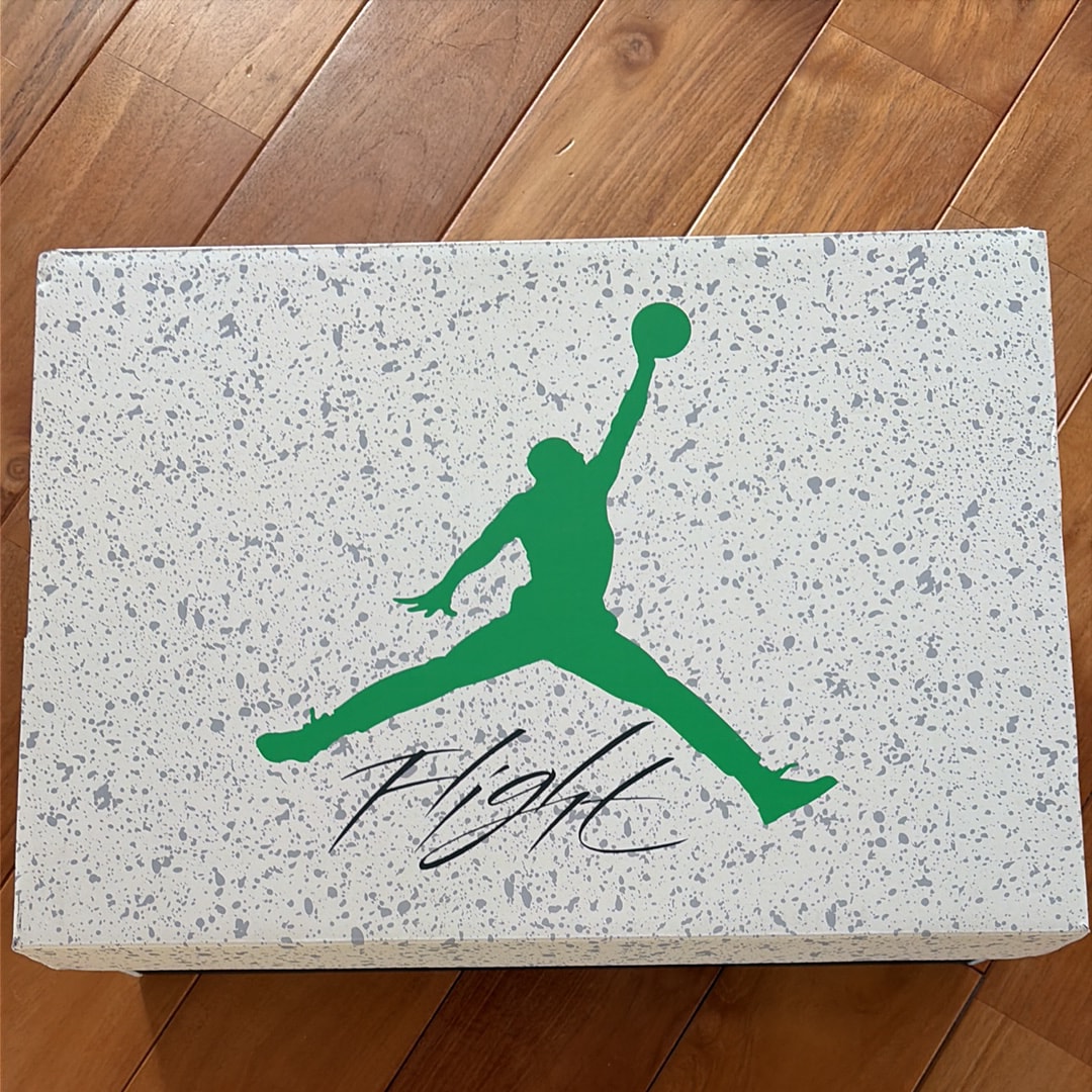 ナイキ エアジョーダン4 RM "ブラックキャット"