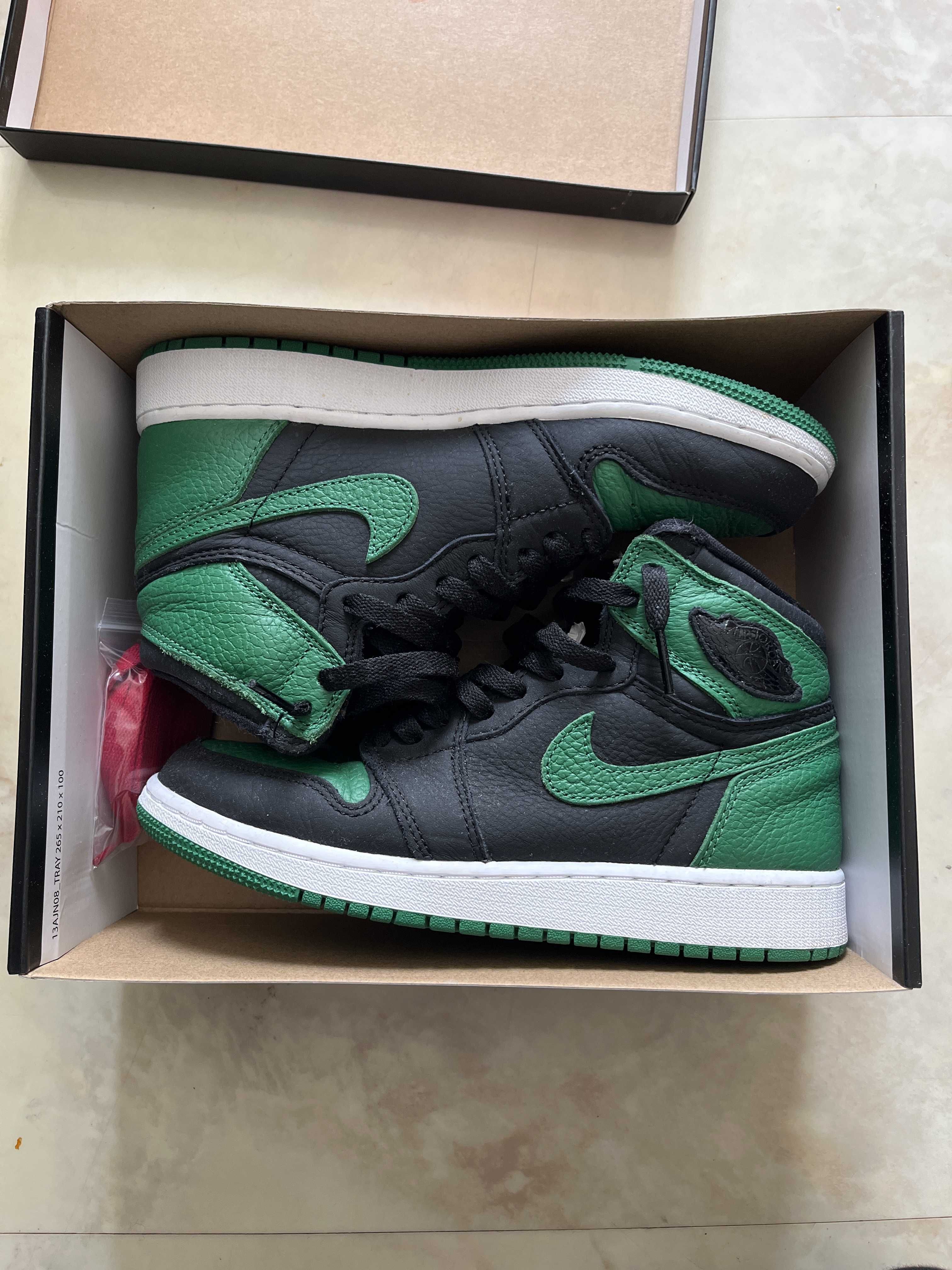 Nike Air Jordan 1 Retro High OG "Black/Pine Green" (2020)