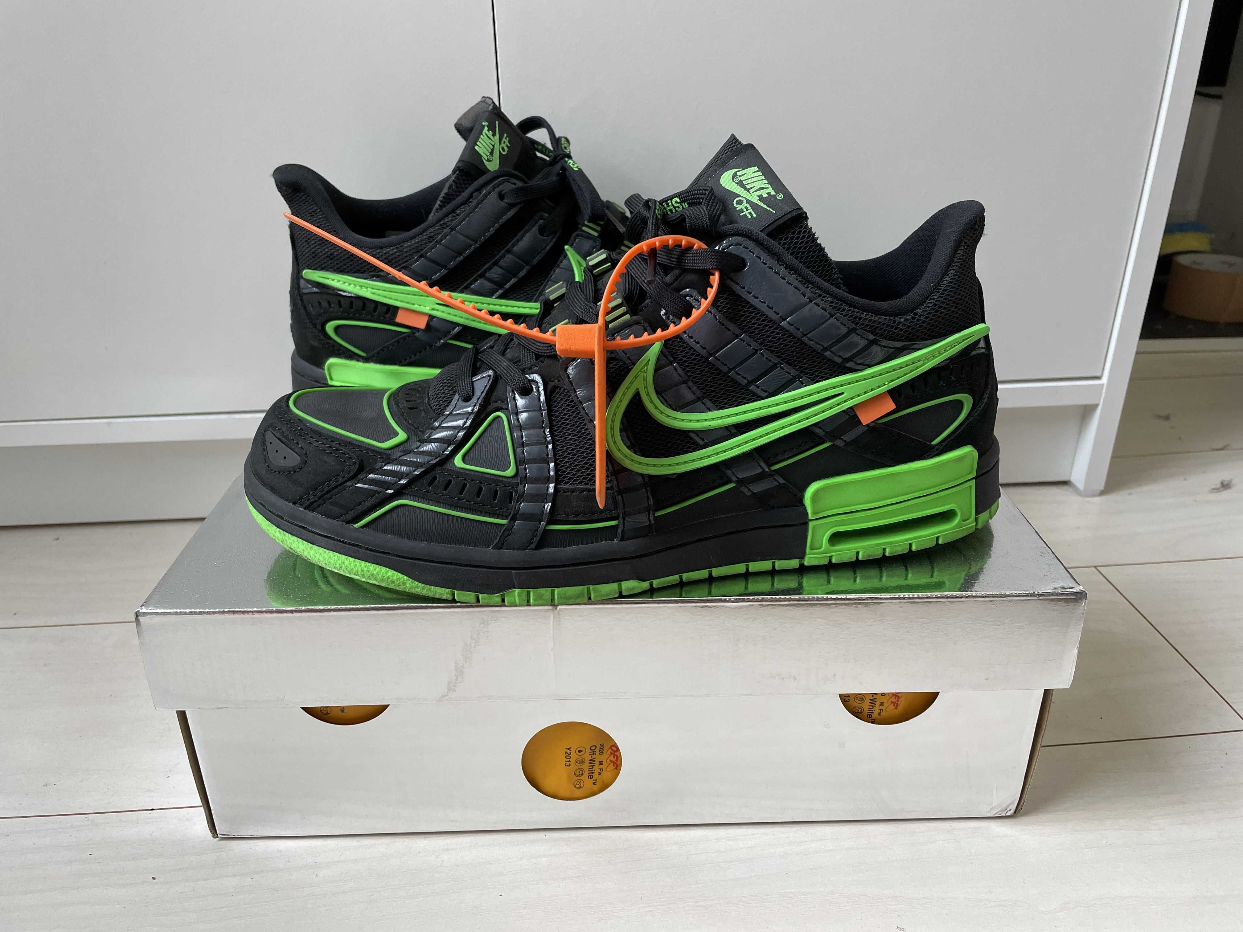 Off-White × Nike Air Rubber Dunk "Black/Green Strike"