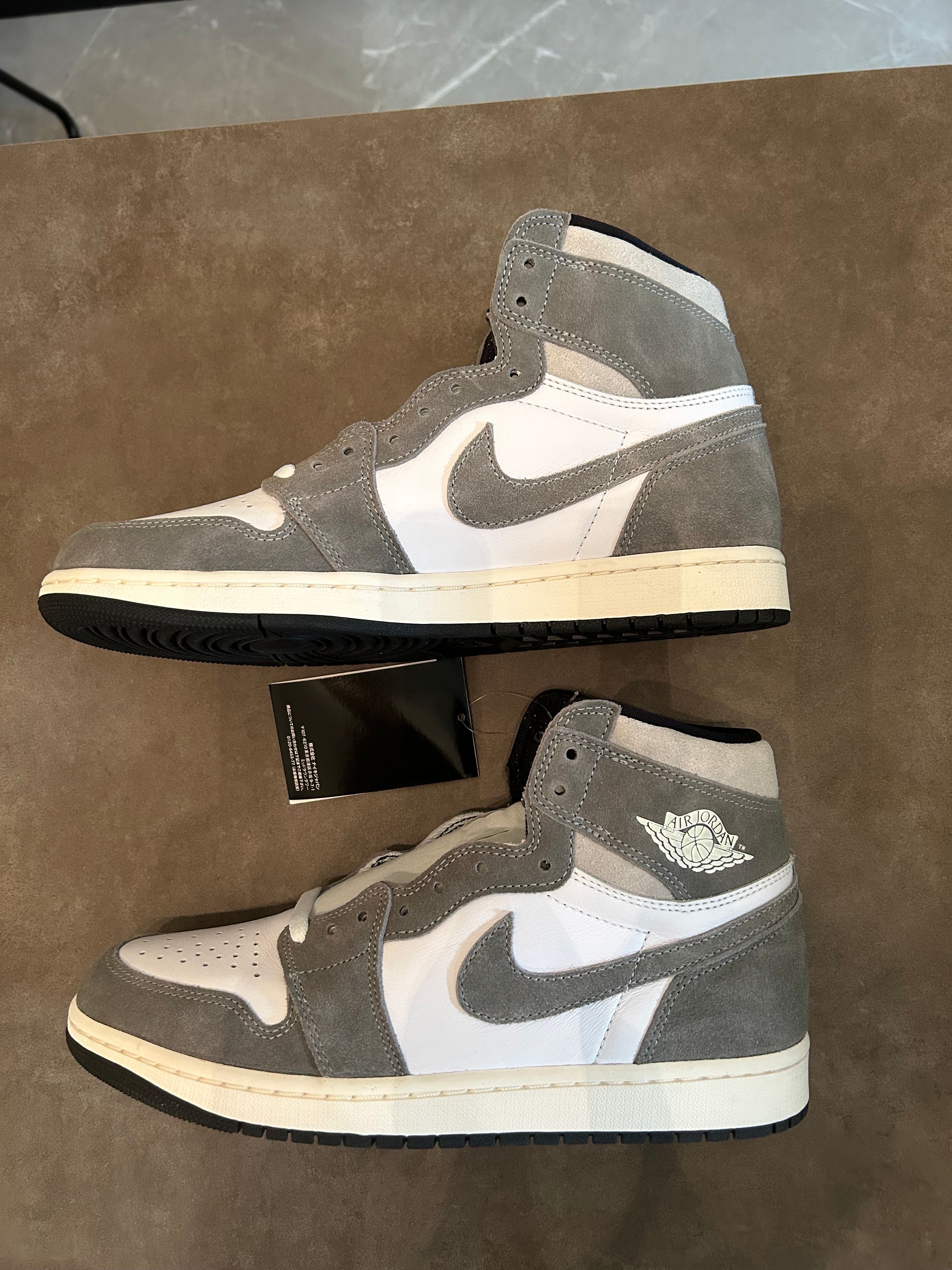 Nike Air Jordan 1 Retro High OG "Black and Smoke Grey"