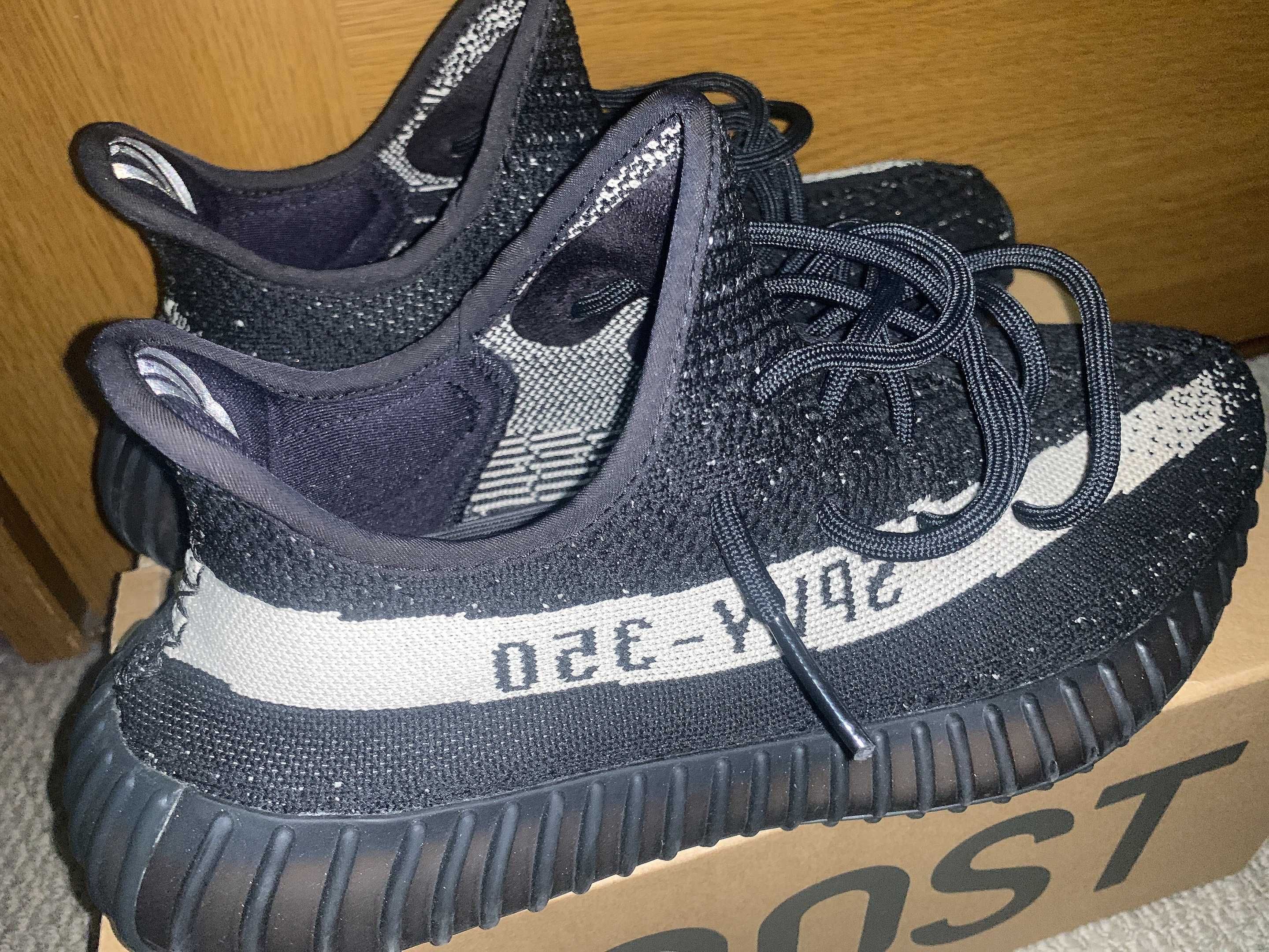 adidas YEEZY Boost 350 V2 "Oreo"