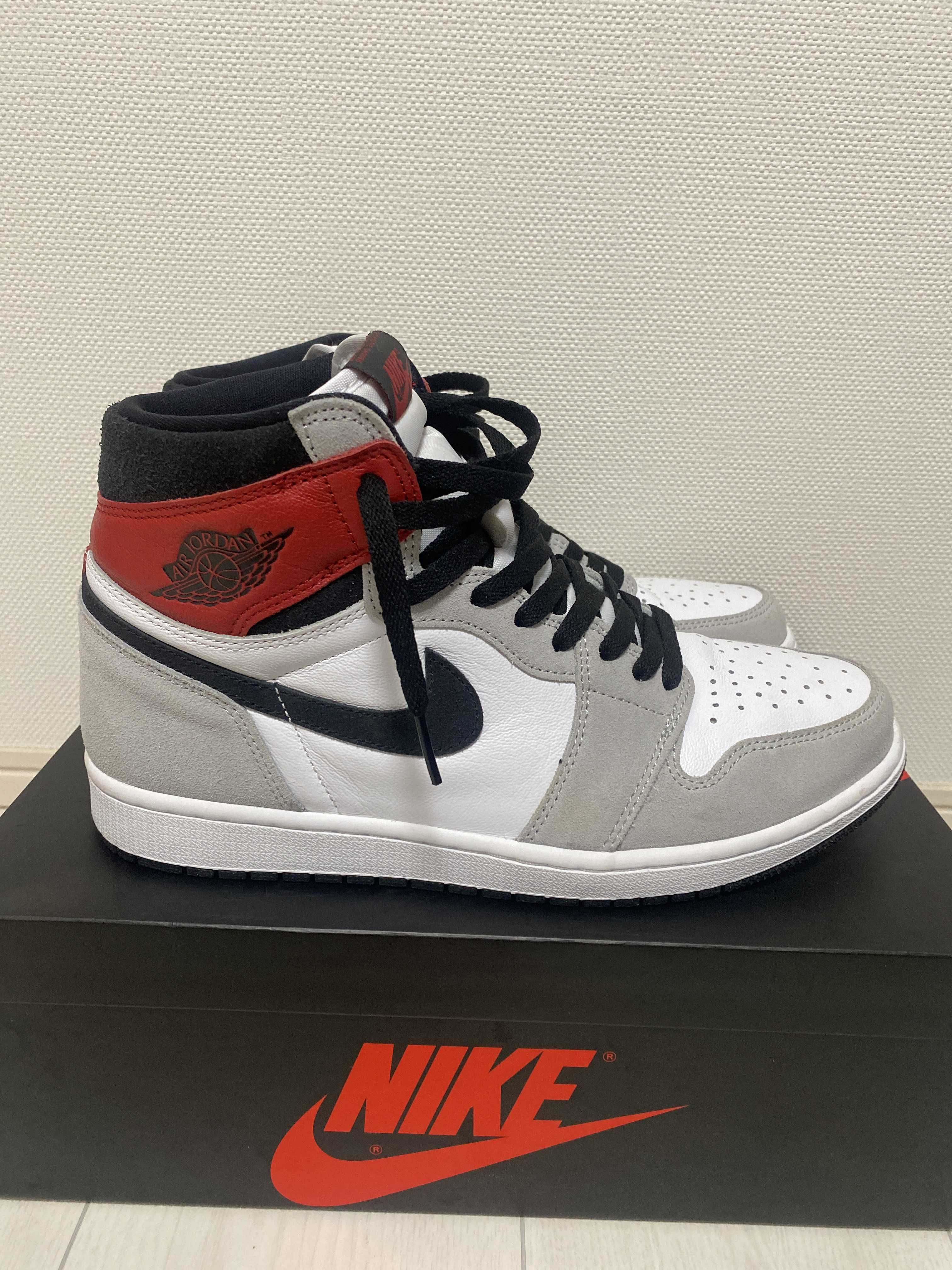 Nike Air Jordan 1 High OG "White/Black/Light Smoke Grey"