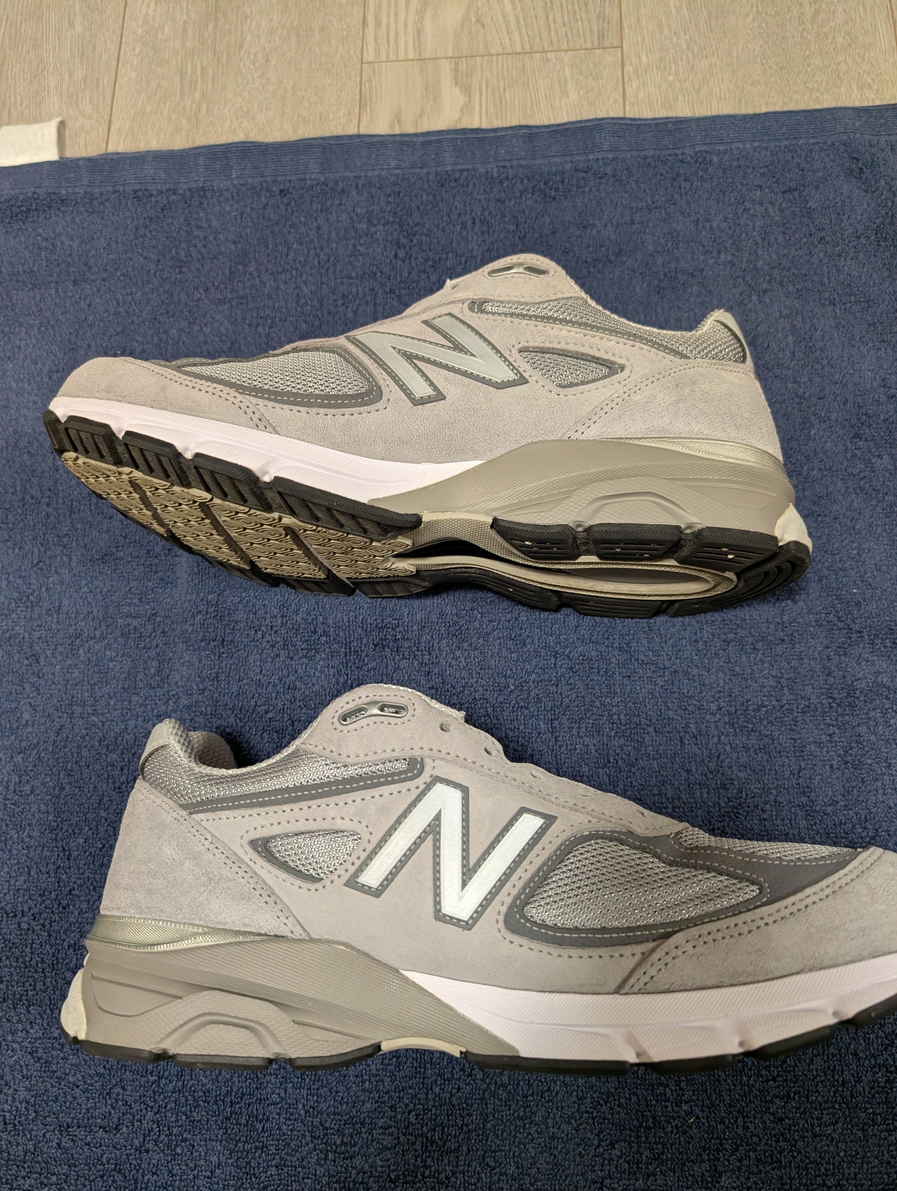 New Balance 990V4 "Grey Silver"
