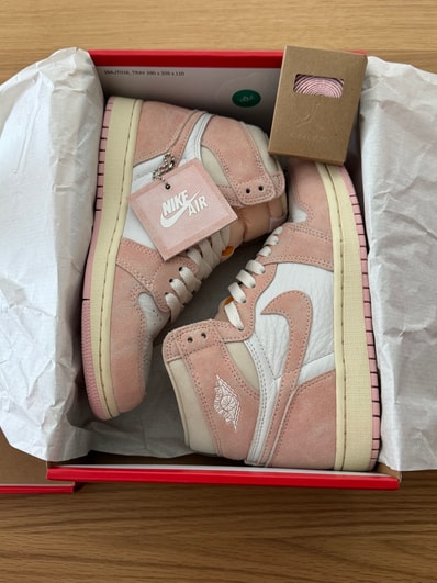 Nike Women's Air Jordan 1 Retro High OG "Washed Pink"