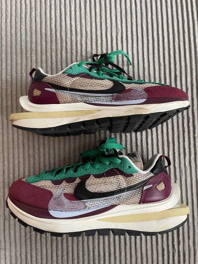 sacai × Nike Vapor Waffle "String/Red/Green"