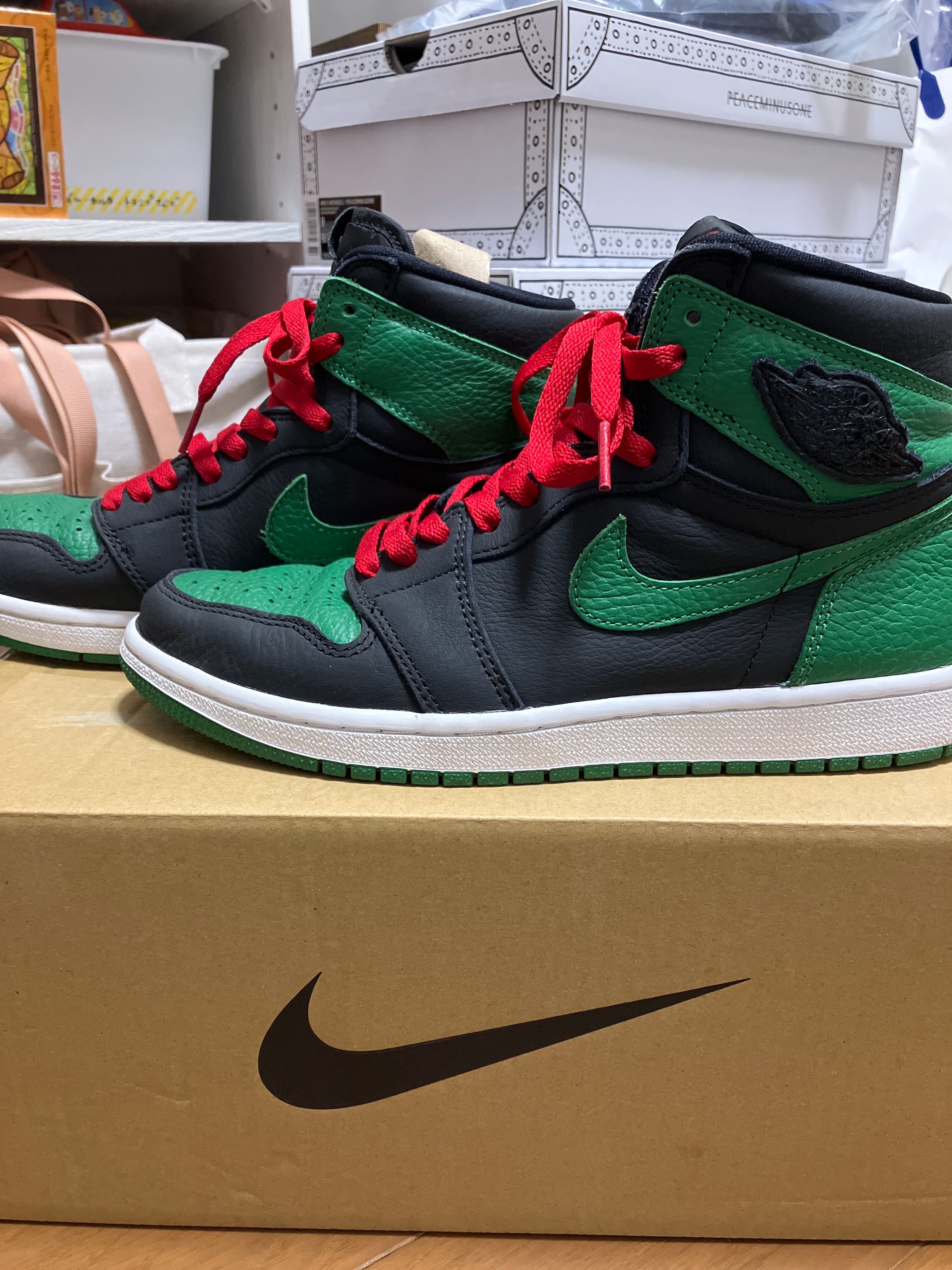 Nike Air Jordan 1 Retro High OG "Black/Pine Green" (2020)      