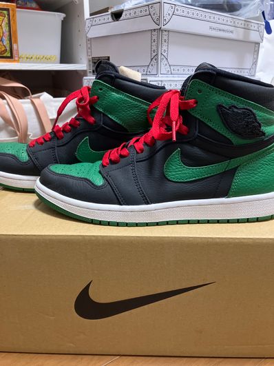 Nike Air Jordan 1 Retro High OG "Black/Pine Green" (2020)