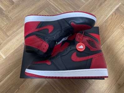 Nike Air Jordan 1 Retro High OG "Bred/Banned" (2016)