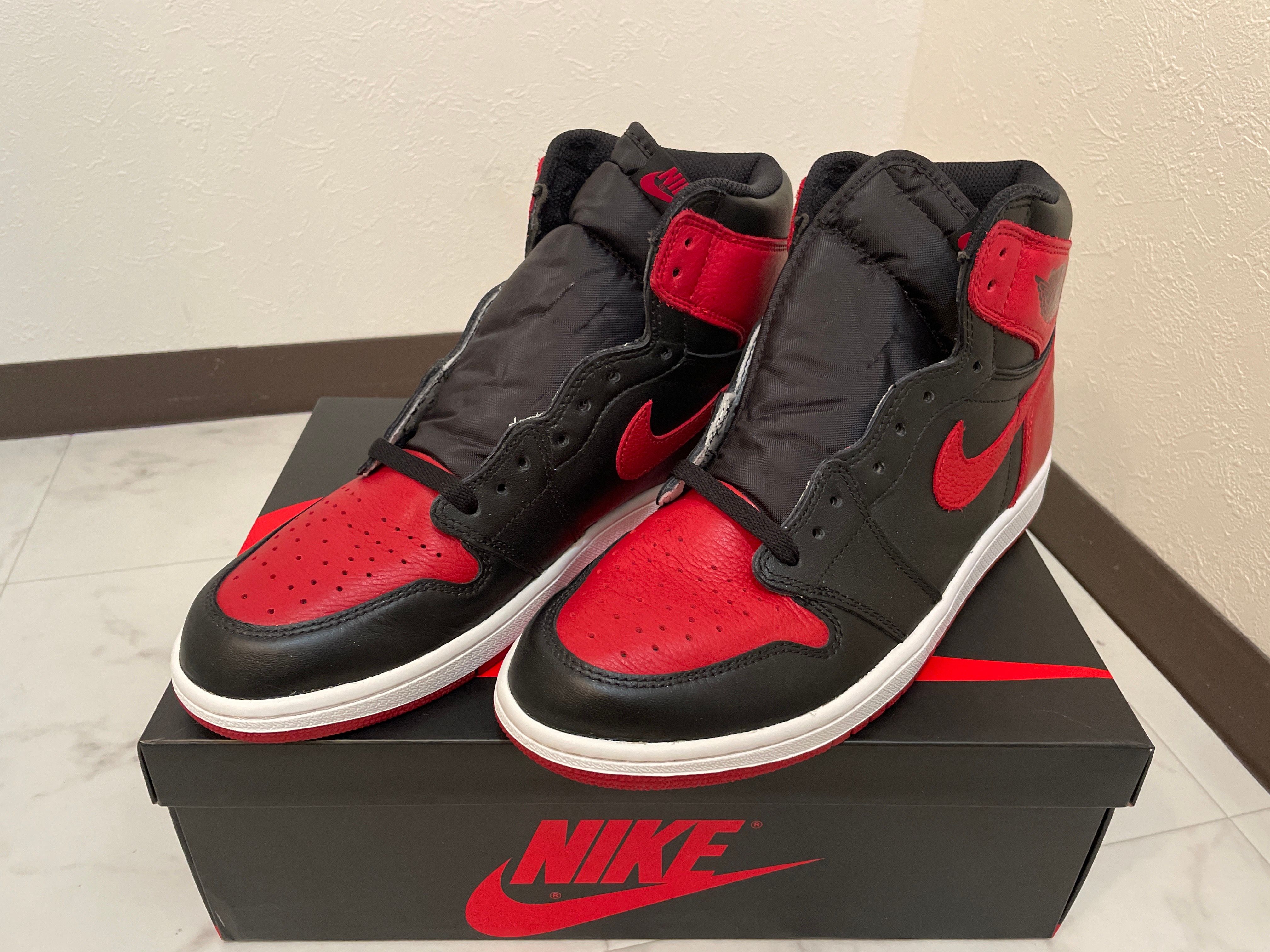 Nike Air Jordan 1 Retro High OG "Bred/Banned" (2016)