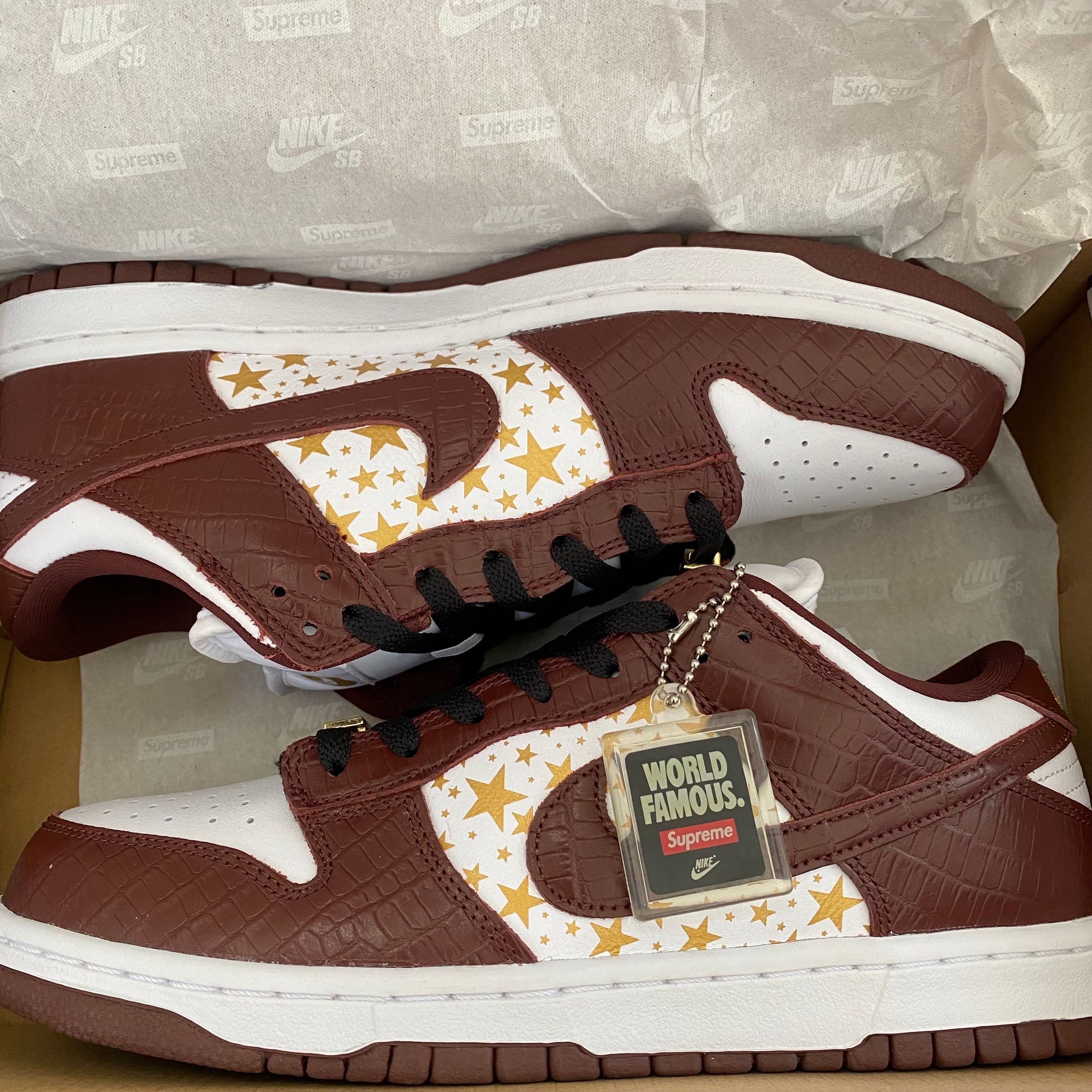 Supreme × Nike SB Dunk Low OG QS Gold Stars "White/Barkroot Brown"
