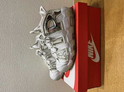 NIKE Women's AIR MORE UPTEMPO CHROME WHITE/SILVER