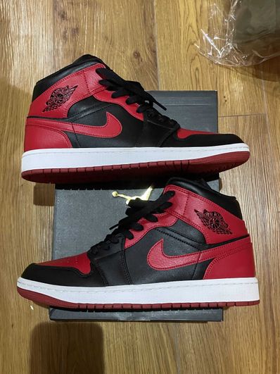 Nike Air Jordan 1 Mid "Bred"