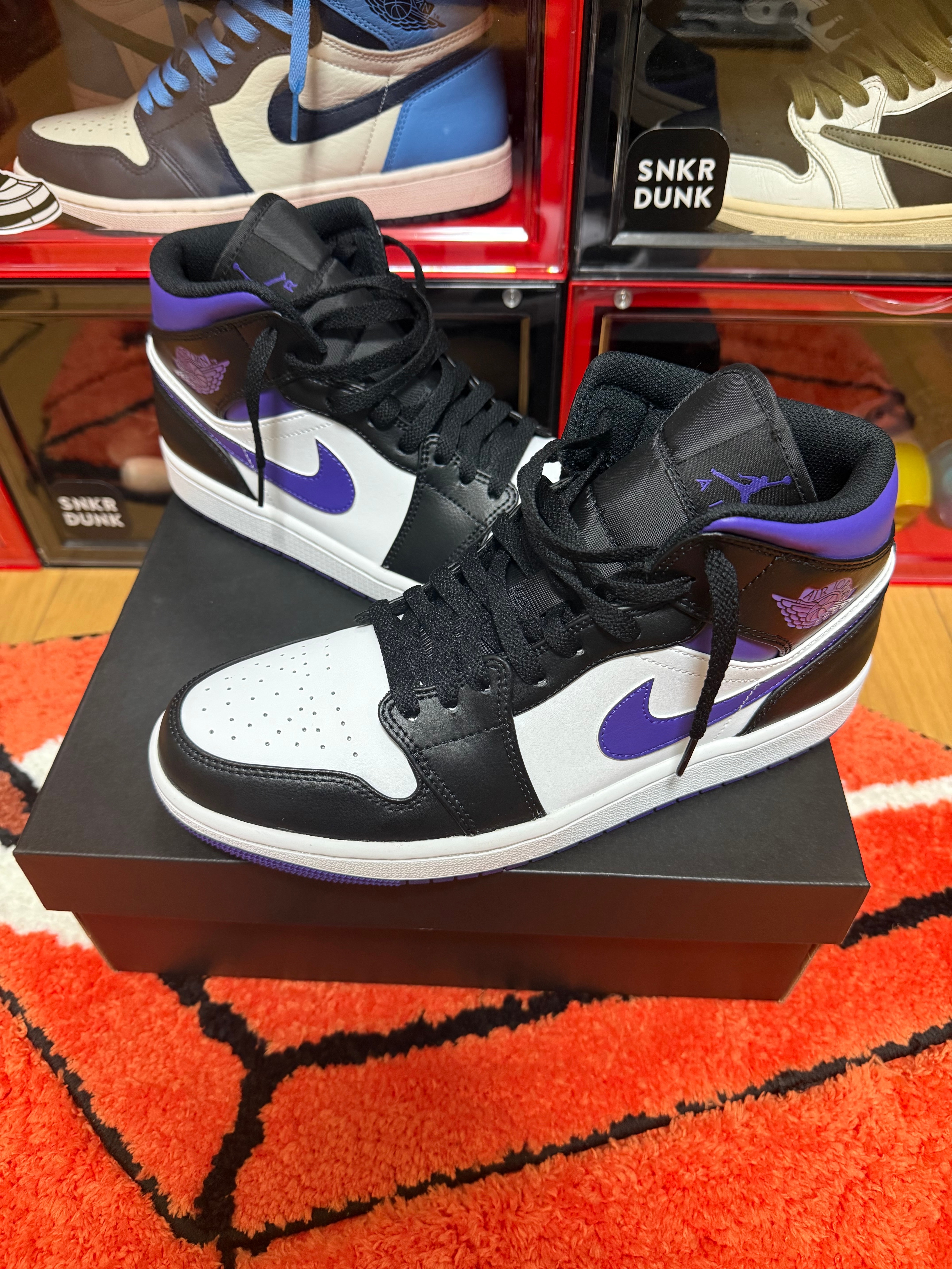 Nike Air Jordan 1 Mid "Black/Court Purple"
