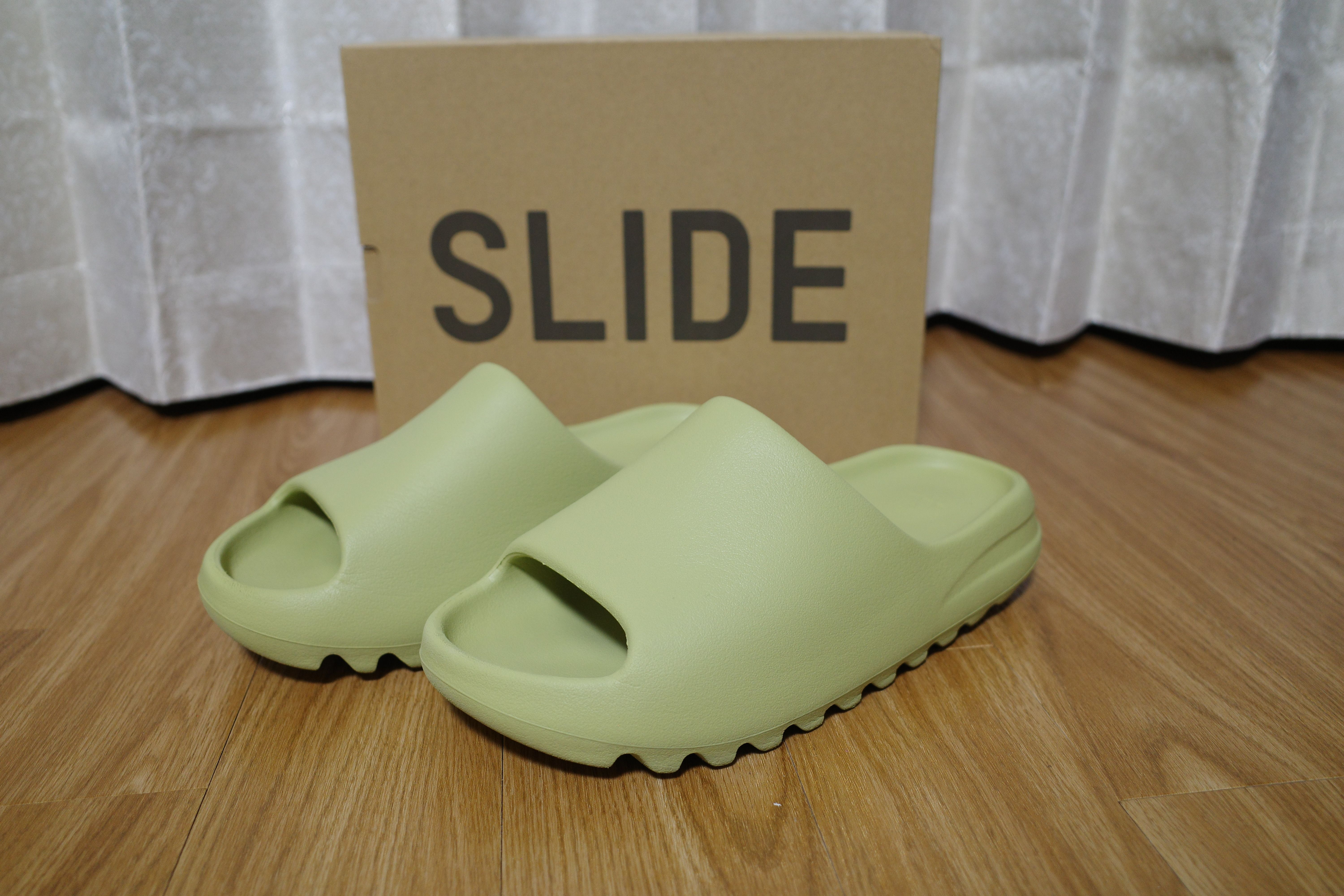 adidas YEEZY Slide "Resin" (FZ5904)