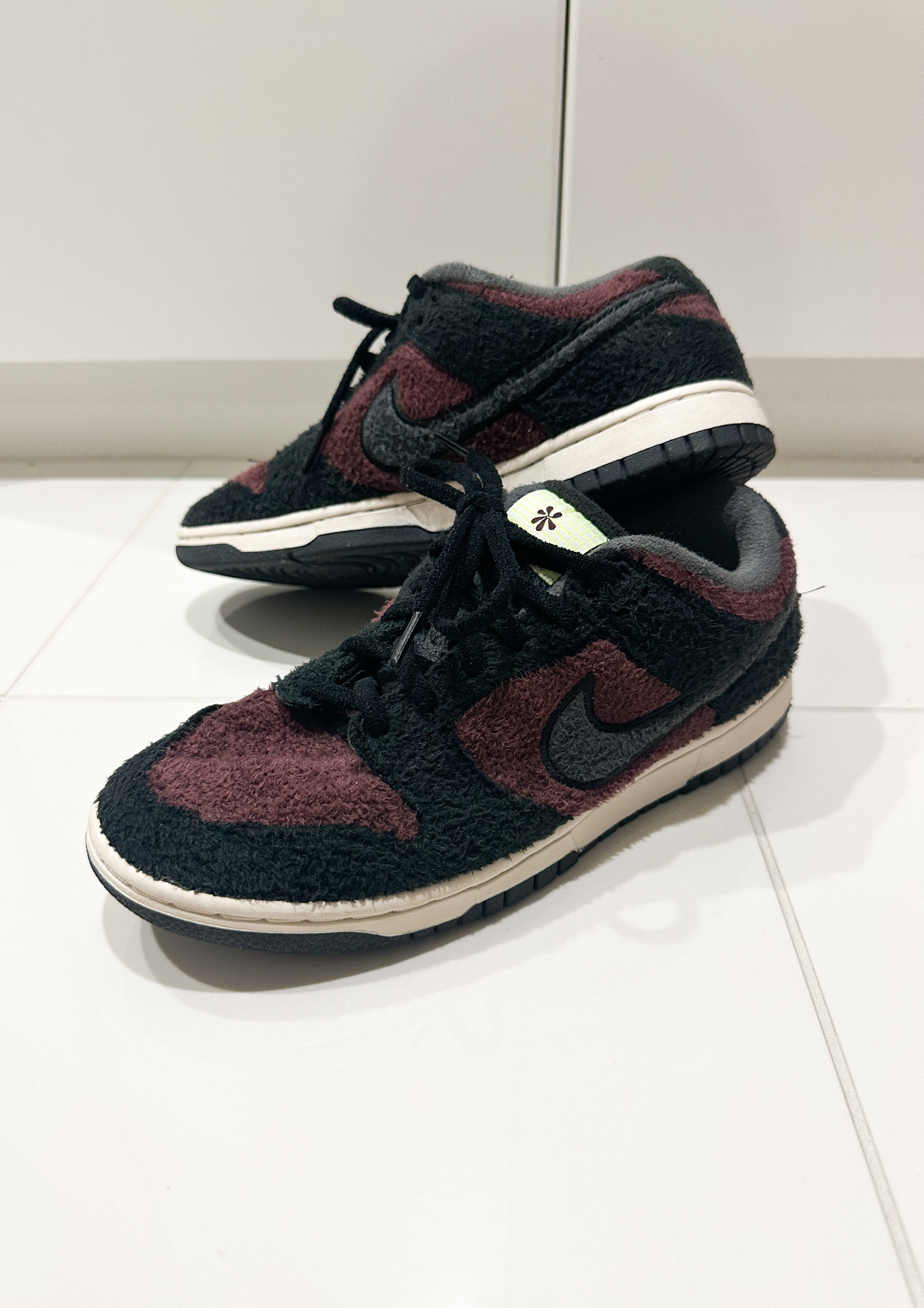 Nike Women's Dunk Low SE "Burgundy Crush"