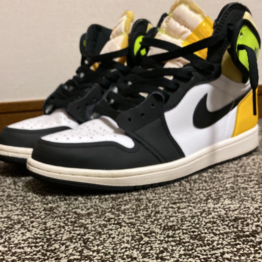 Nike Air Jordan 1 High OG "Volt Gold"