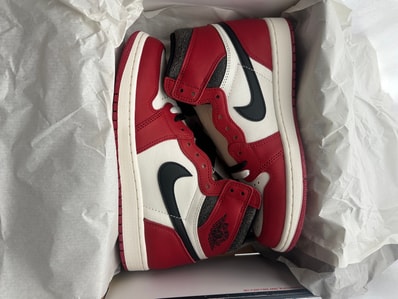 Nike Air Jordan 1 High OG "Lost & Found/Chicago"