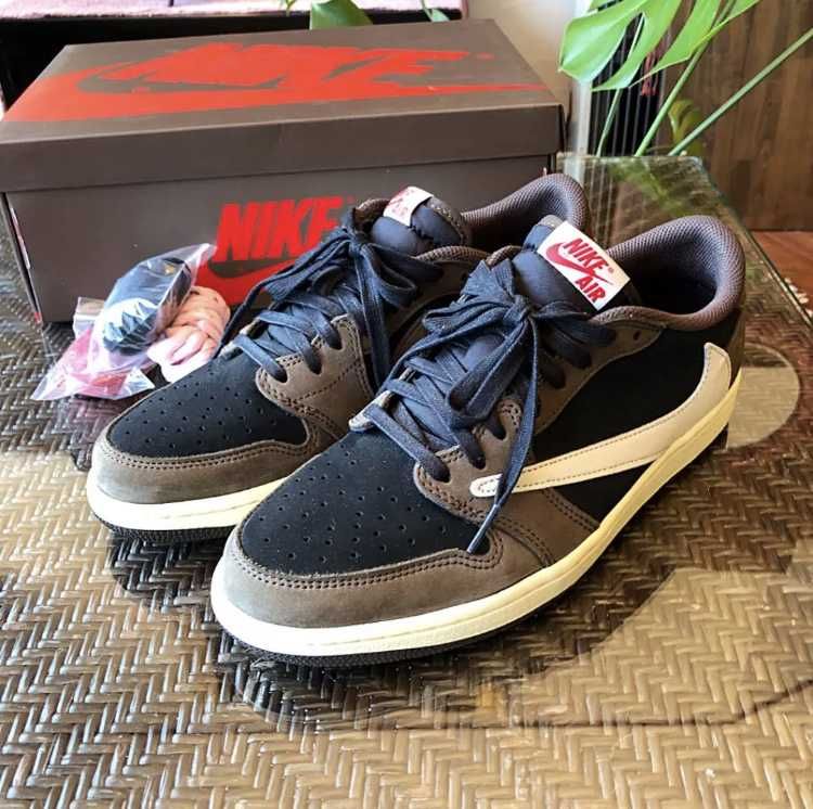 Travis Scott × Nike Air Jordan 1 Low OG SP-T "Black/Dark Mocha"