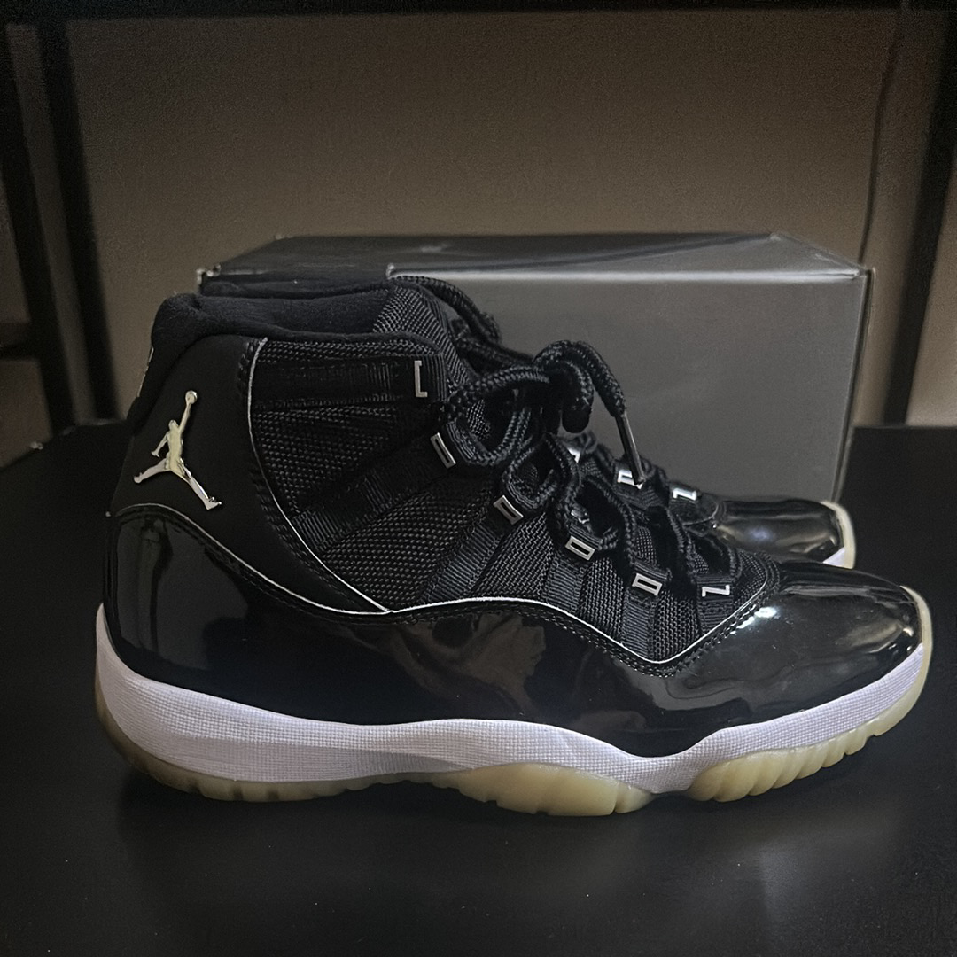 エアジョーダン11(AJ11) 人気の新作/中古通販【スニーカーダンク】