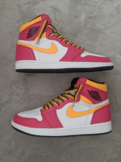 Nike Air Jordan 1 High OG "Light Fusion Red"