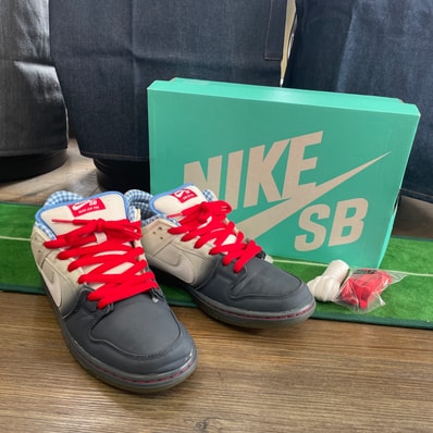 Nike SB Dunk Low "Dorothy"