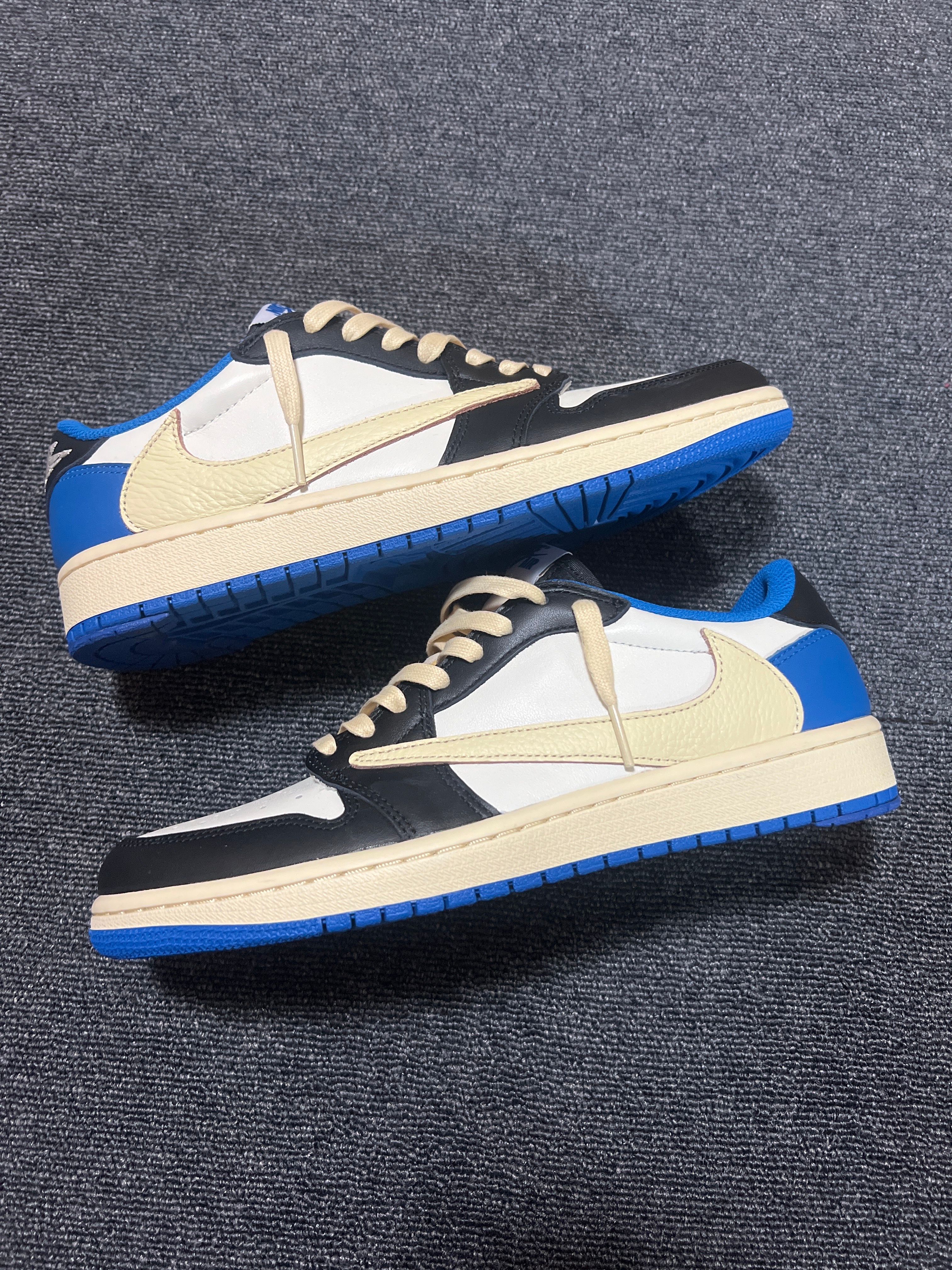 Travis Scott × fragment design × Nike Air Jordan 1 Low OG SP "Military Blue"