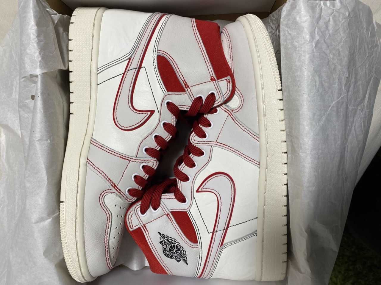 Nike Air Jordan 1 Retro High OG "Sail/University Red"     