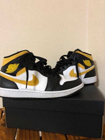 Nike Air Jordan 1 Mid "White/Pollen-Black"