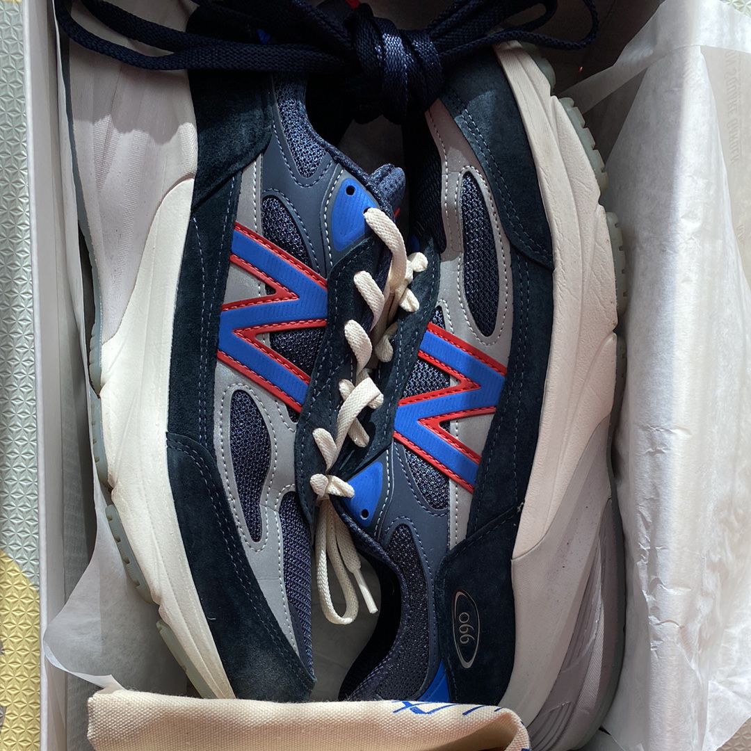 KITH × New Balance 990V6 Madison Square Garden "Navy"