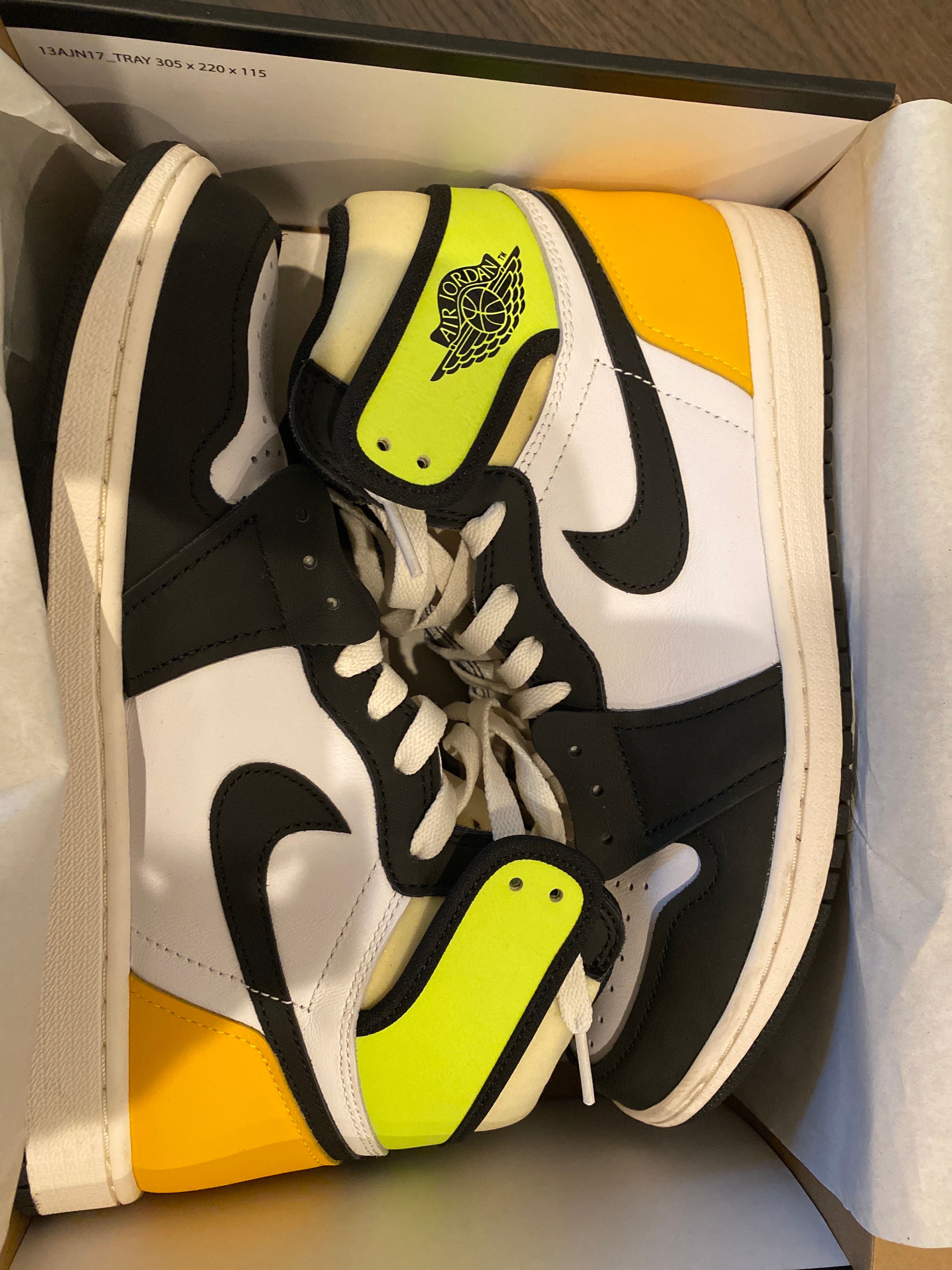 Nike Air Jordan 1 High OG "Volt Gold"