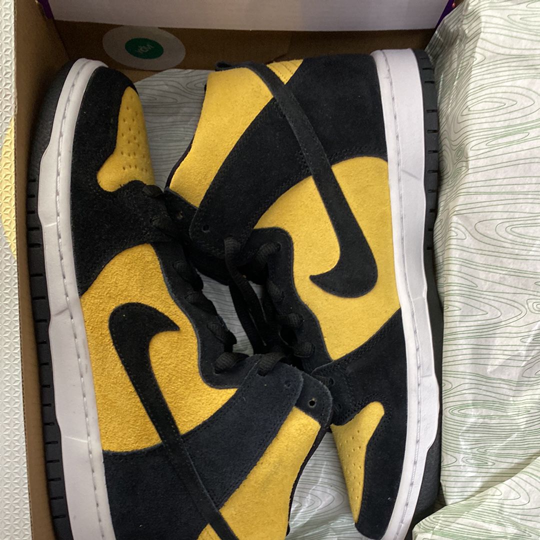 NIKE SB DUNK HIGH "MAIZE AND BLACK"