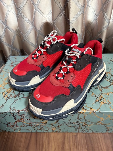 Balenciaga Triple S "Red Black"