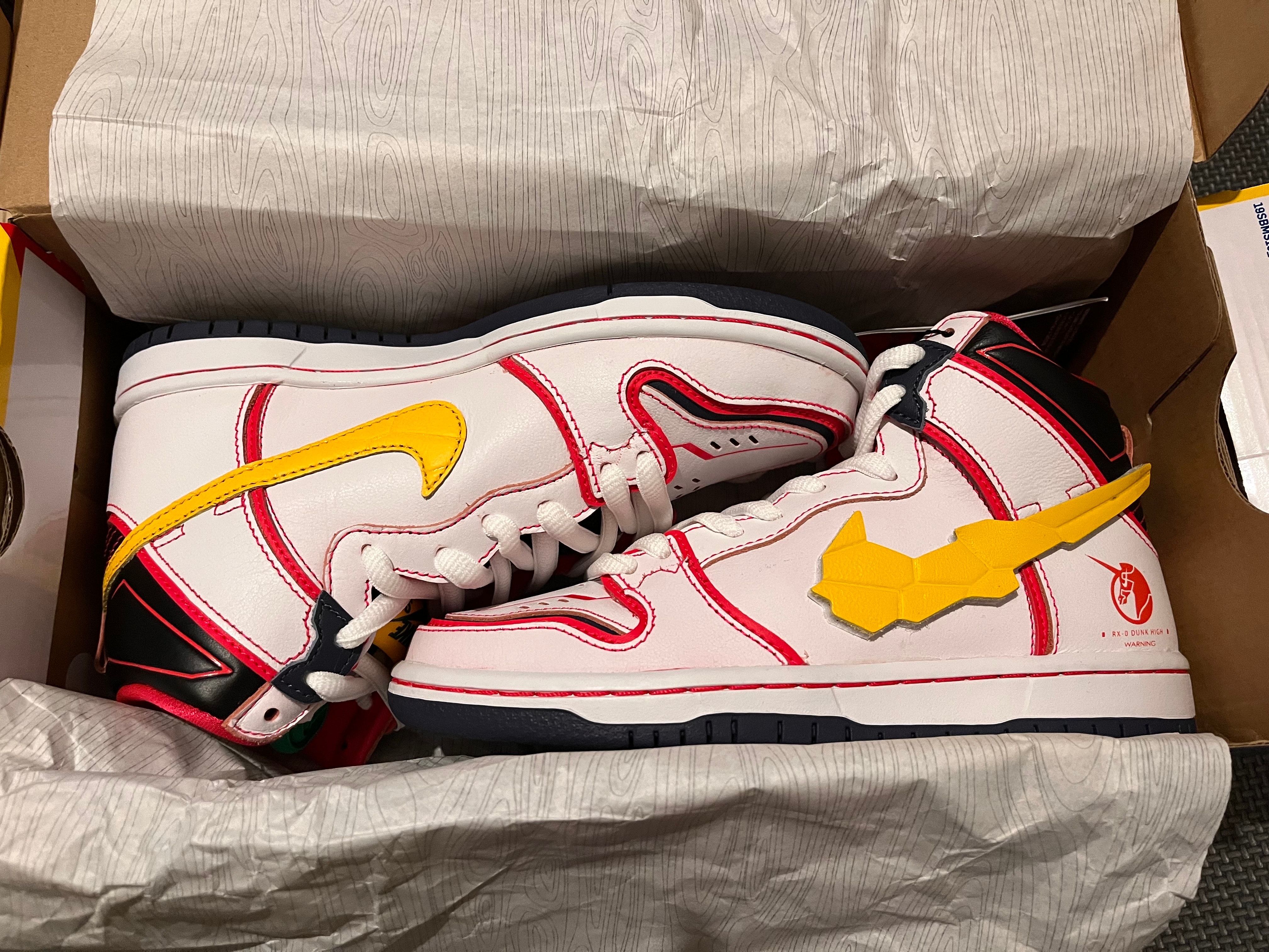 Gundam Unicorn × Nike SB Dunk High PRO QS "UNICORN"