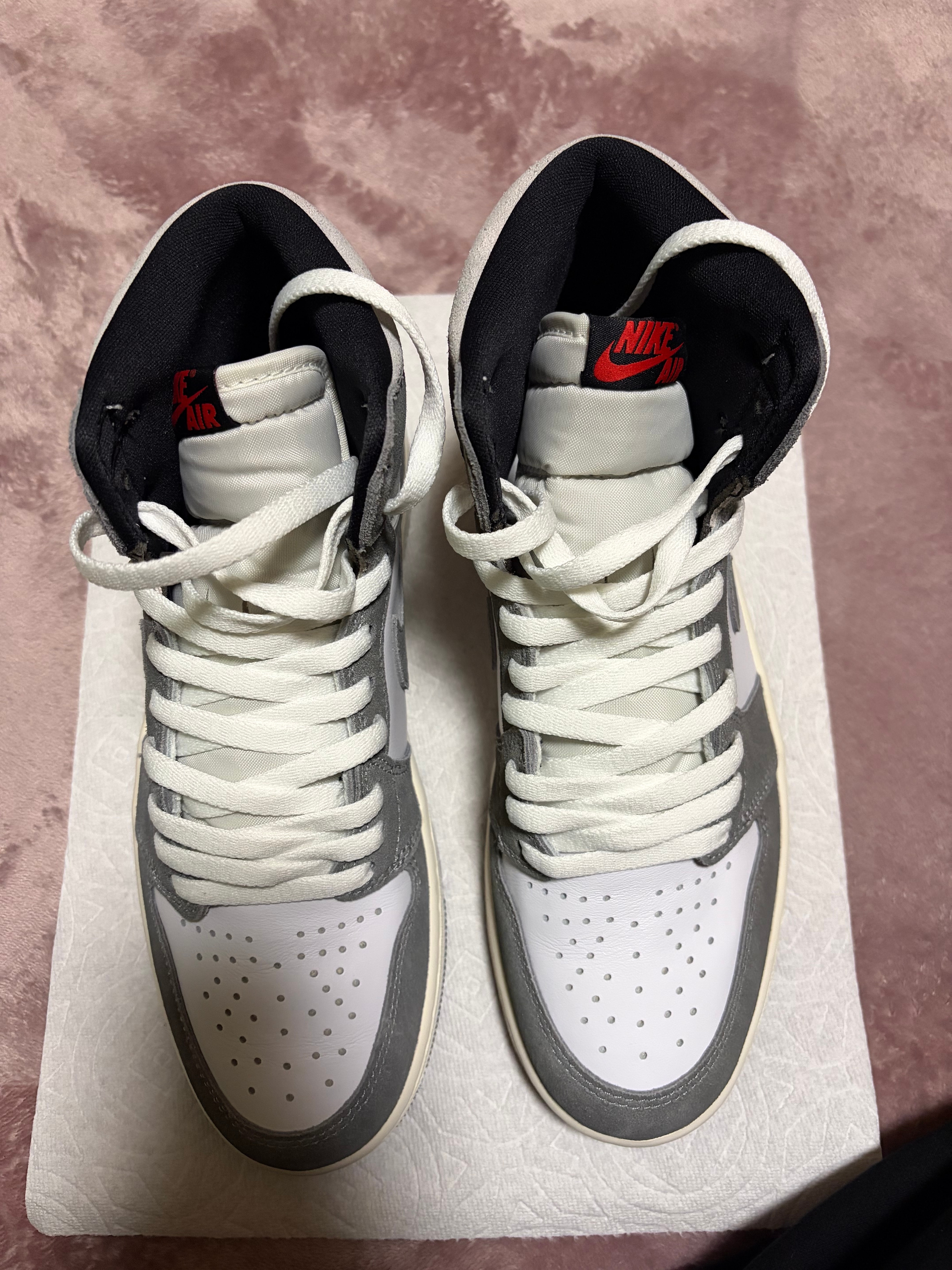 Nike Air Jordan 1 Retro High OG "Black and Smoke Grey"