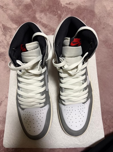 Nike Air Jordan 1 Retro High OG "Black and Smoke Grey"